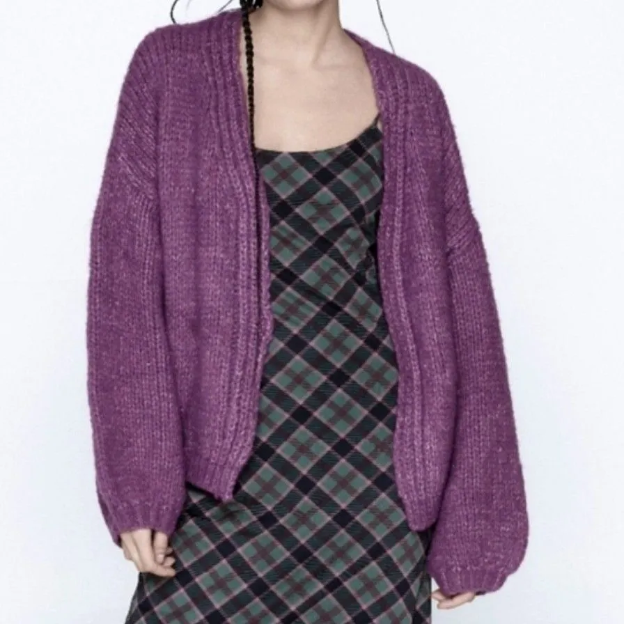 Product image for NWT Nasty Gal Over Sized Purple Cardigan One Size

knitted sweater

one size but honestly would reco