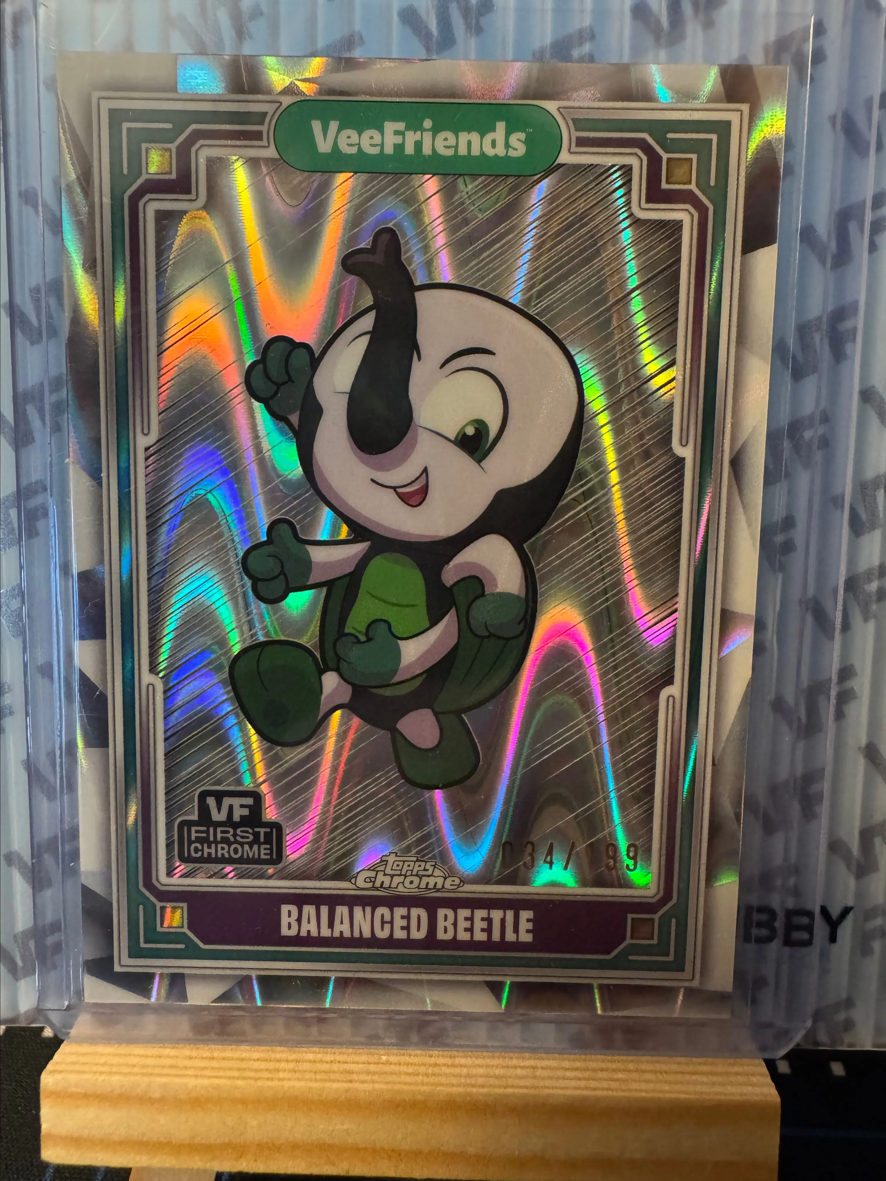 Product image for Veefriends Topps Chrome Balanced Beetle 34/199