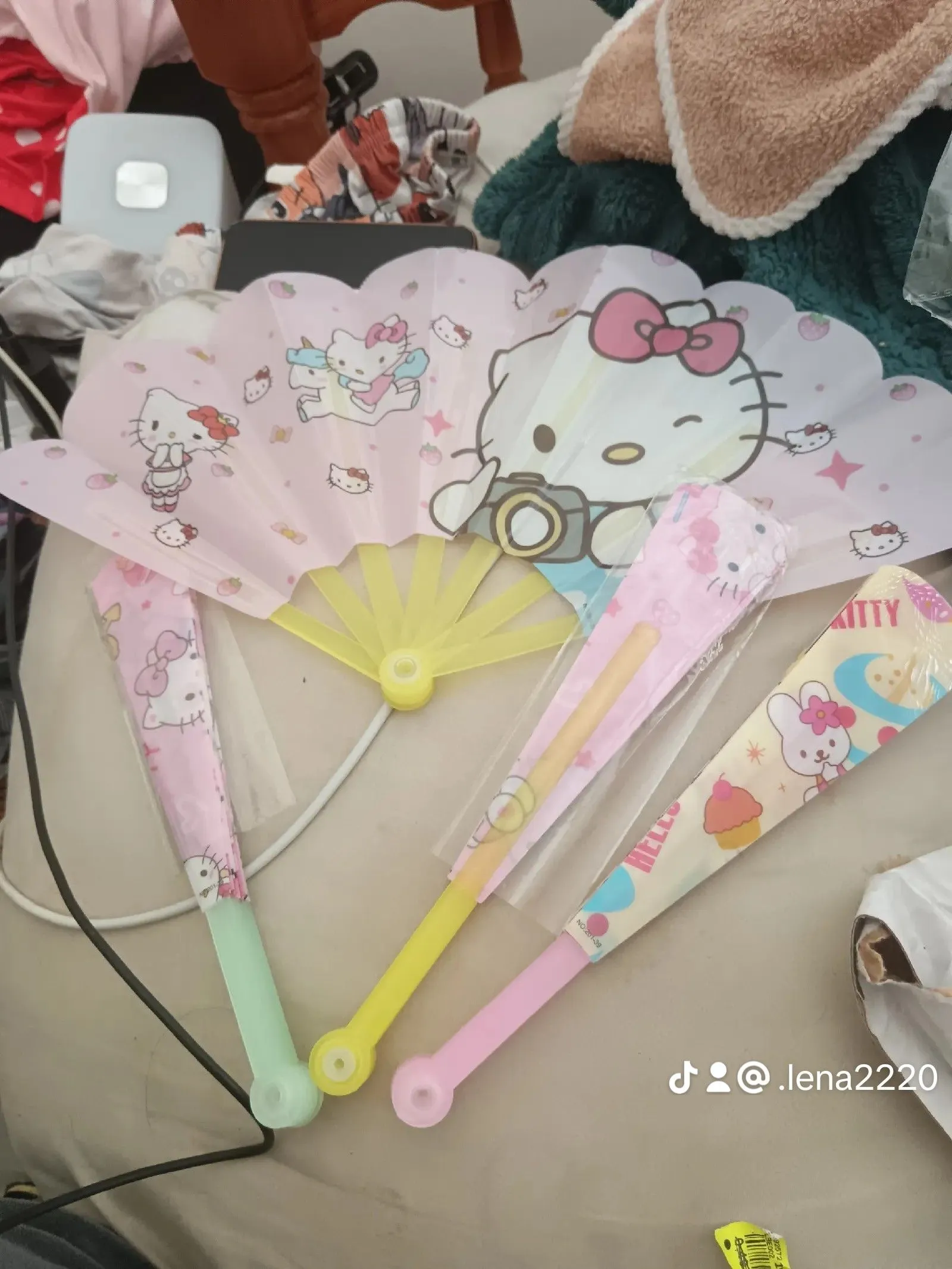 eae6d4fe-1144-453f-8a92-26589367f71b