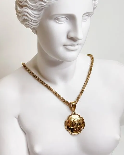 Product image for Authentic Vintage Chanel Pendant Necklace Gold Metal - e52726a