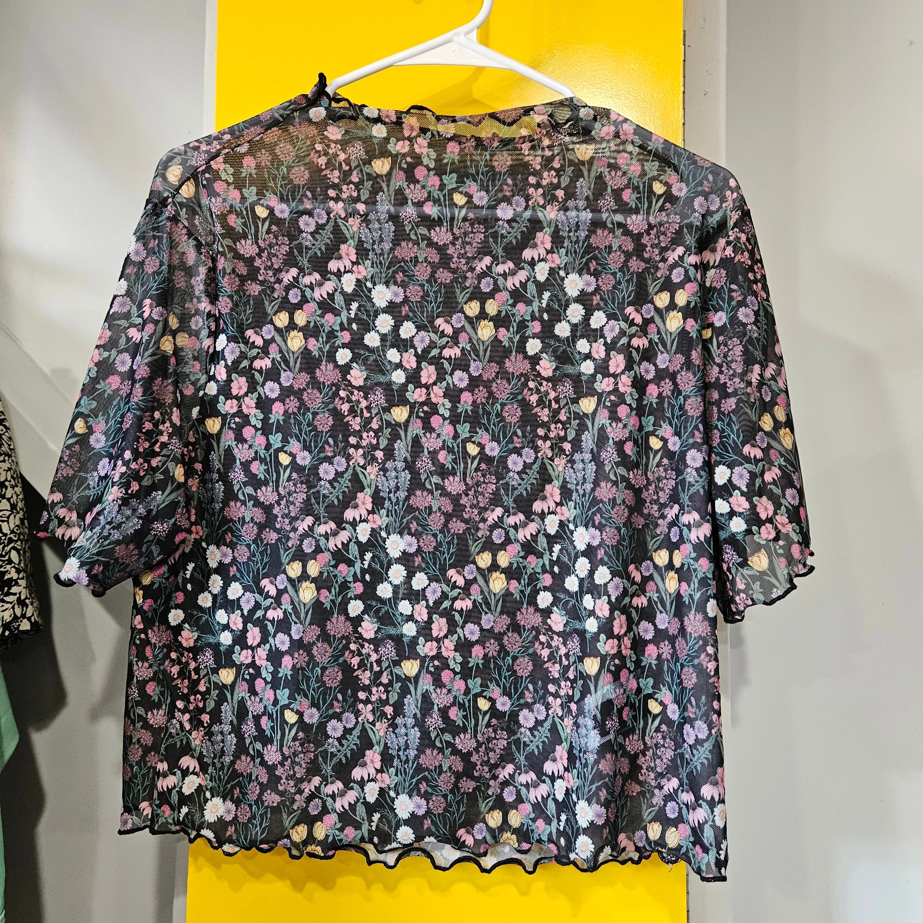 Product image for 90s Style mesh floral crop top