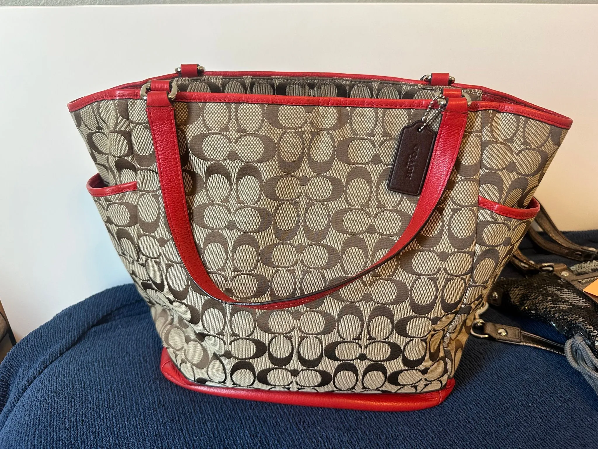 ec1ea119-56f9-4ccd-acb5-38bf56acfa27