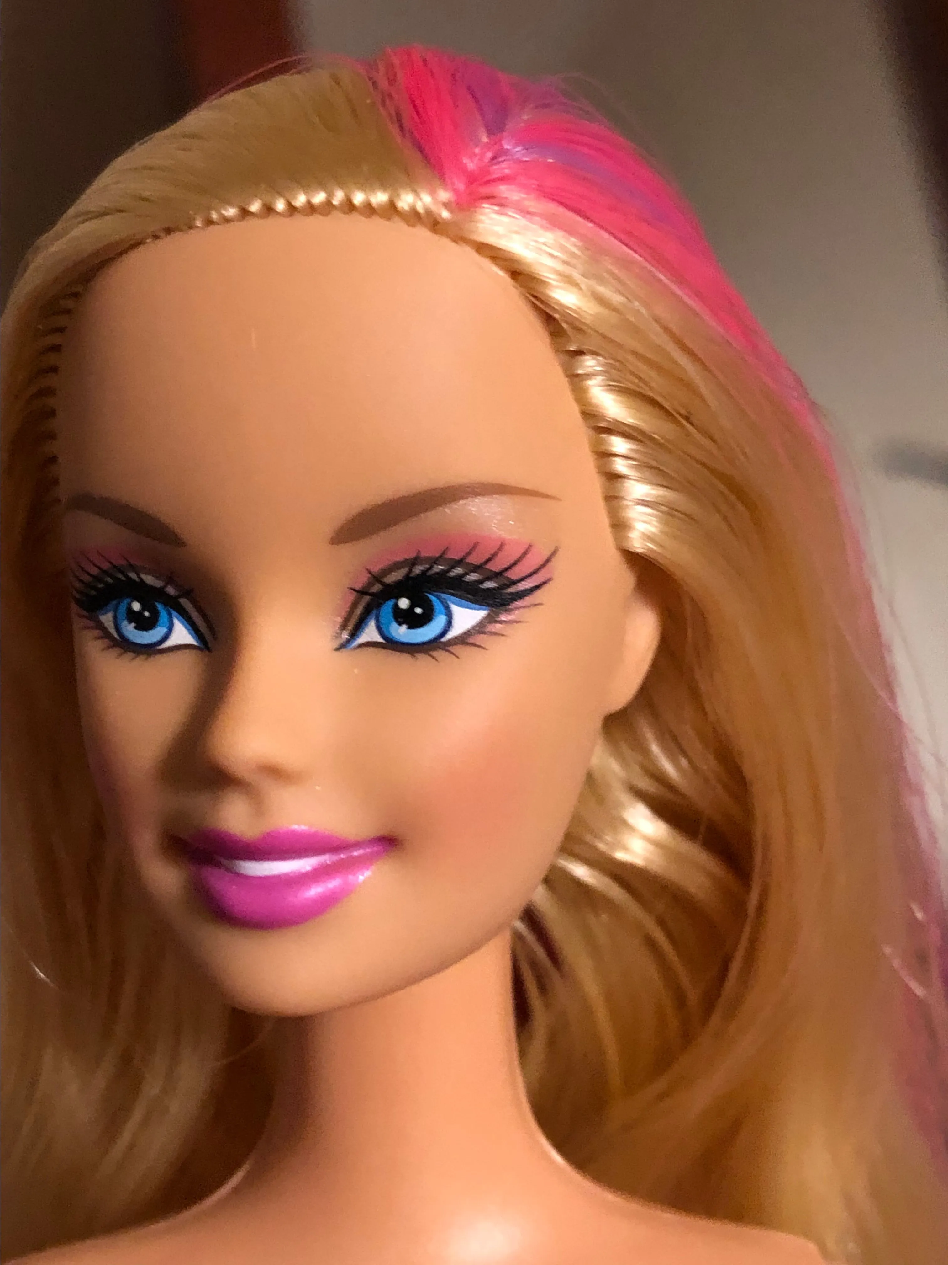 Product image for RARE Barbie Loves Glitter Hair Salon doll with dryer