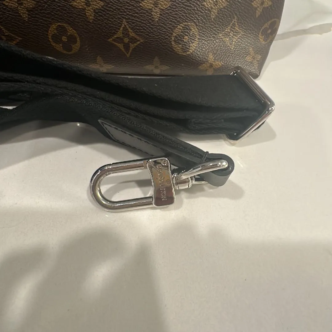 Listing Image Blurred Background
