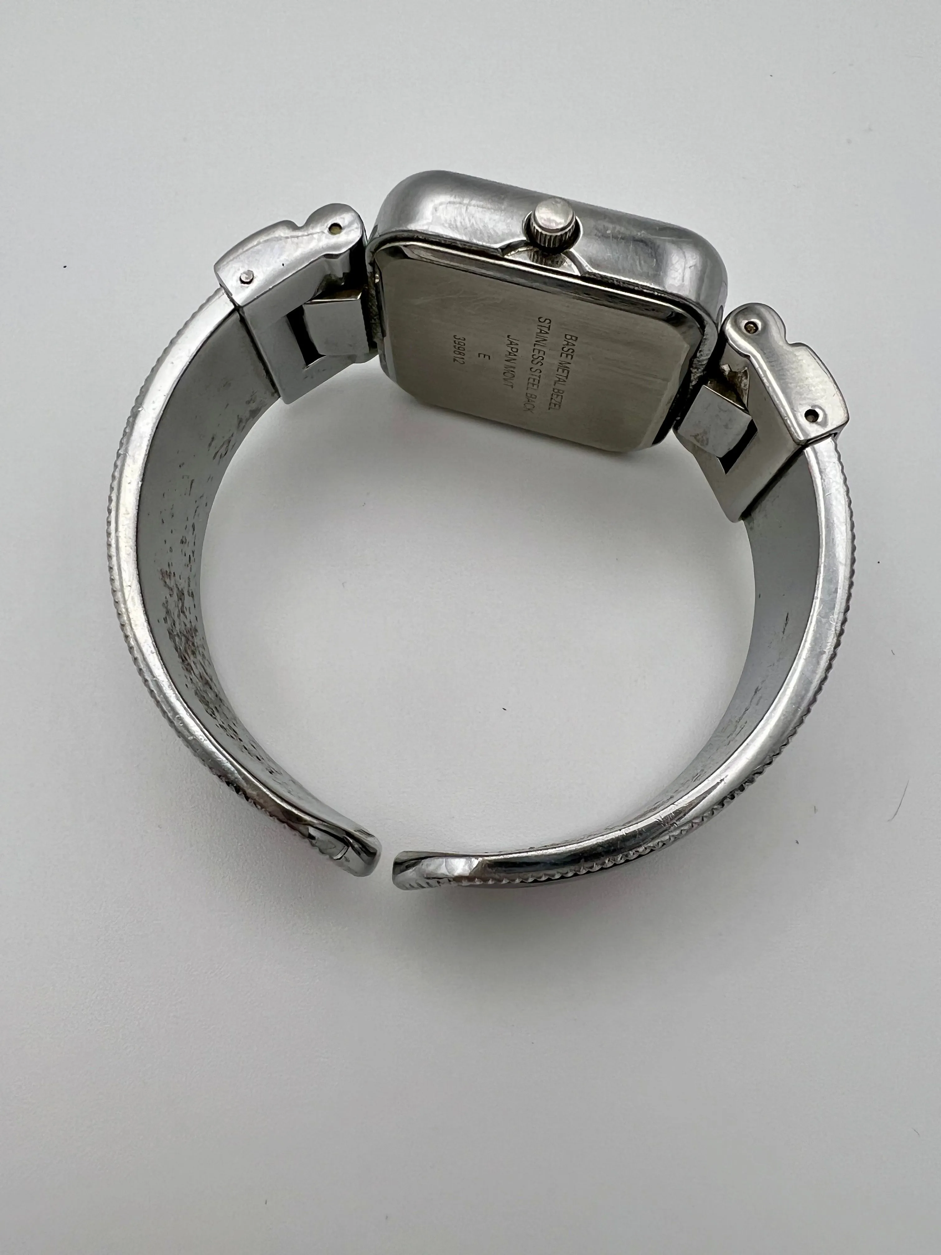 Listing Image Blurred Background