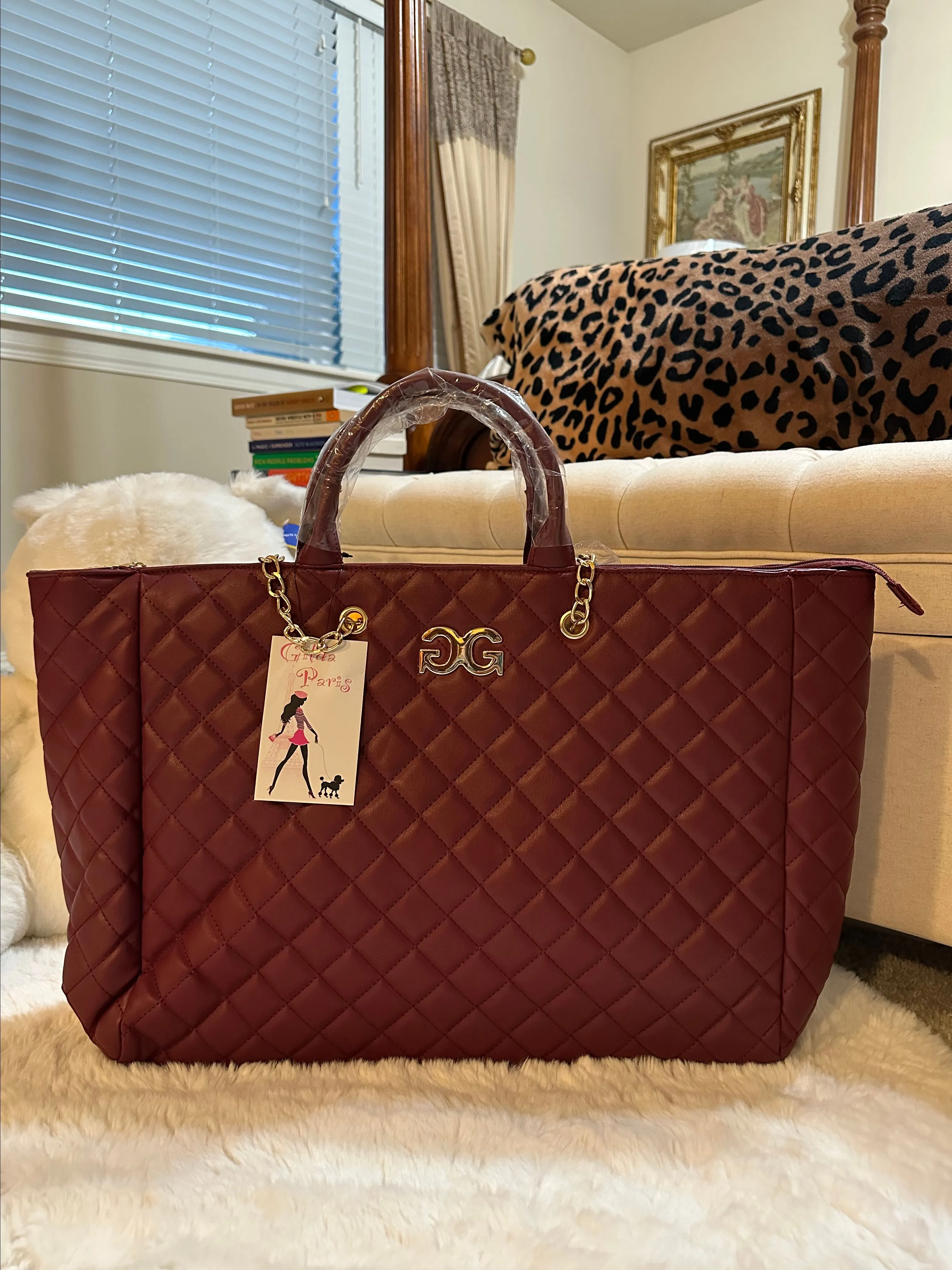 Product image for 316. NEW! Beautiful Gilda Paris quilted large tote color wine