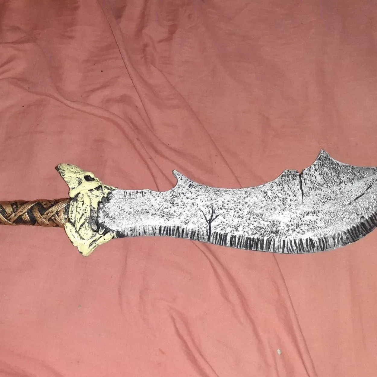 Product image for polyurethane foam Halloween skull Chopper sword