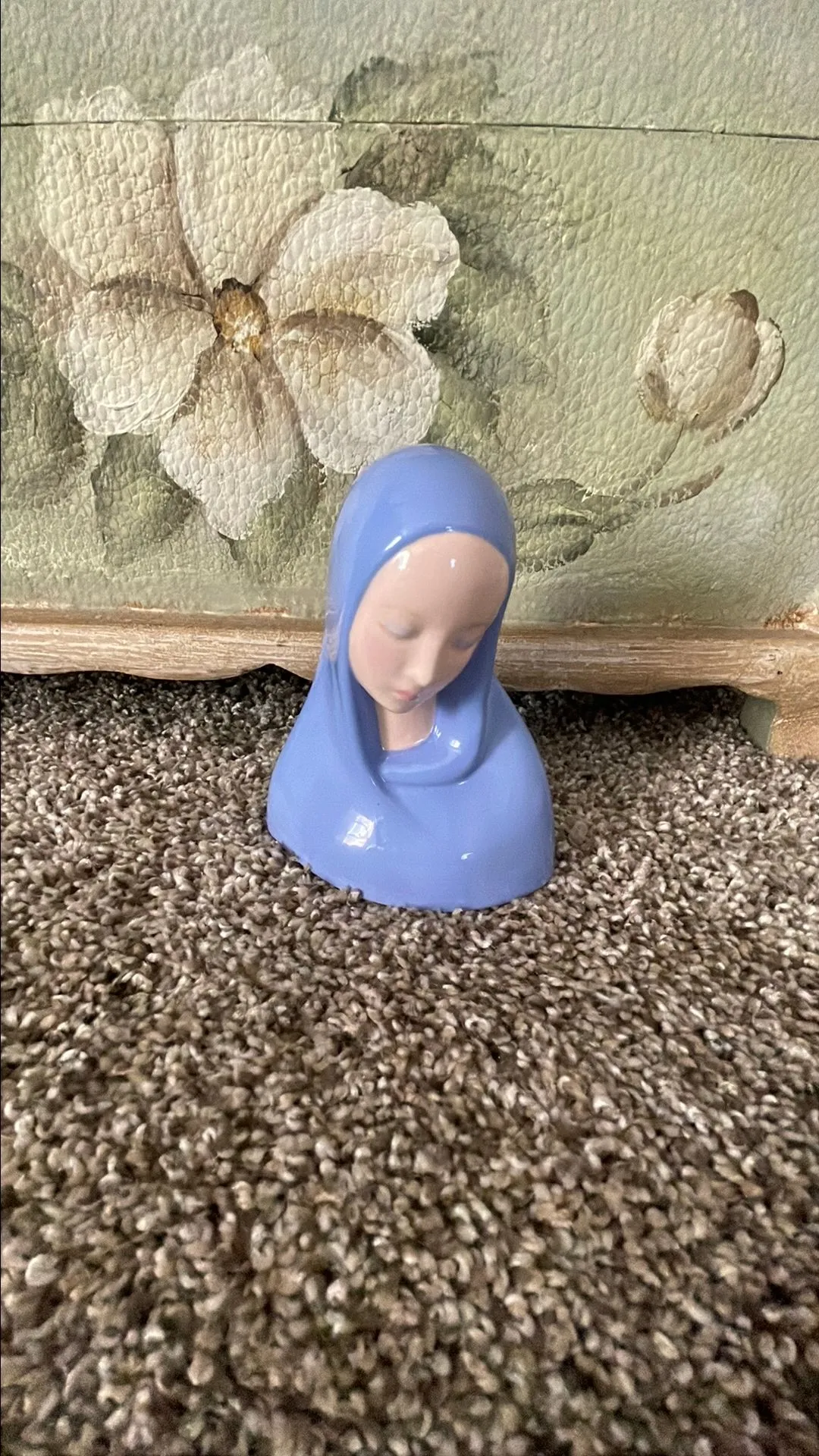 Product image for Mother Mary figure 5 x 4 inches