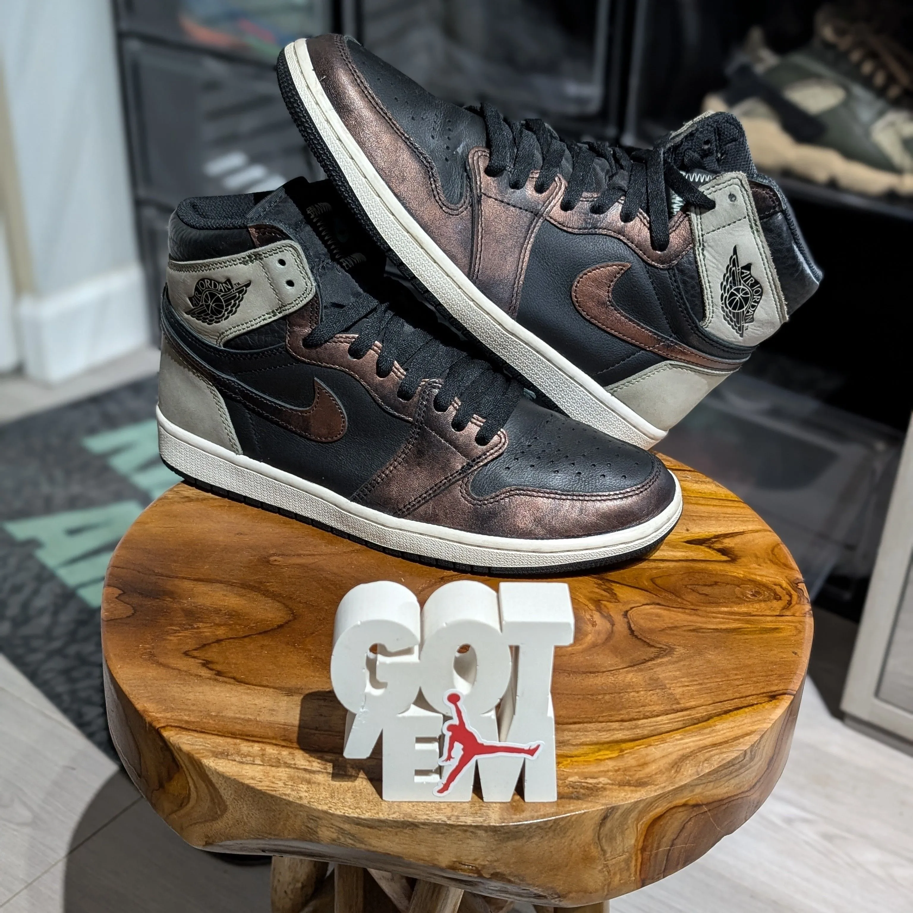 aj1 rust shadow resell