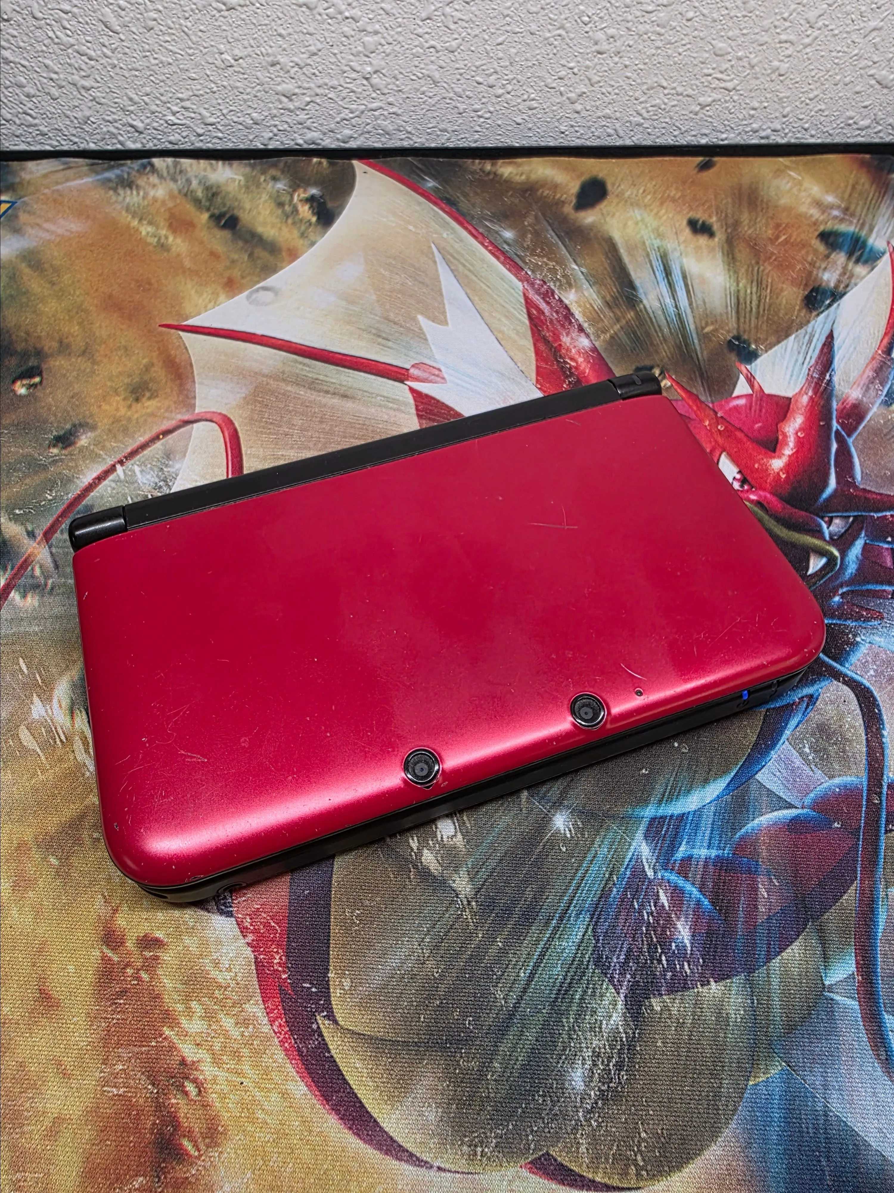 Product image for 3DS XL Red w/ charger