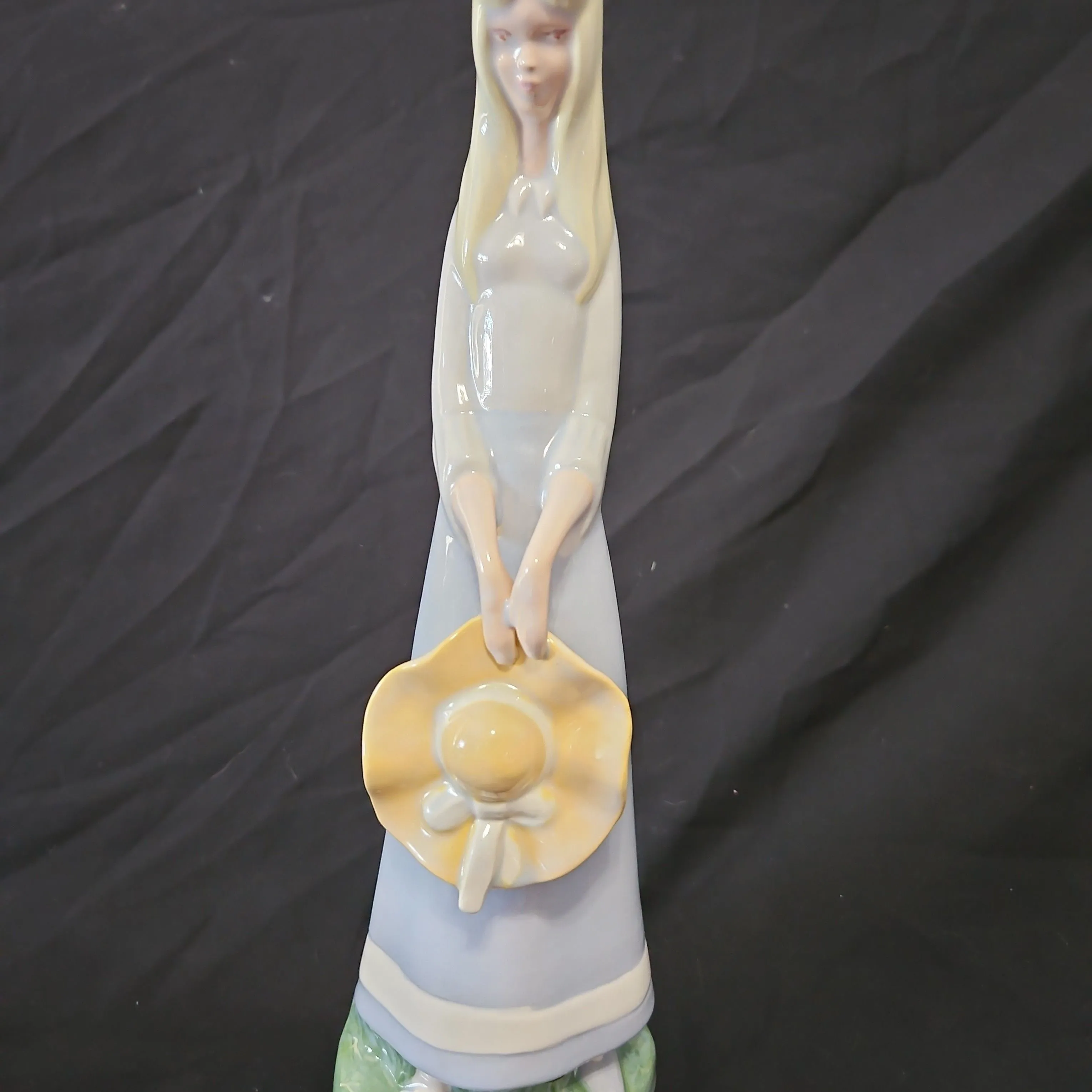 Product image for Miguel Requina girl statue made in spain