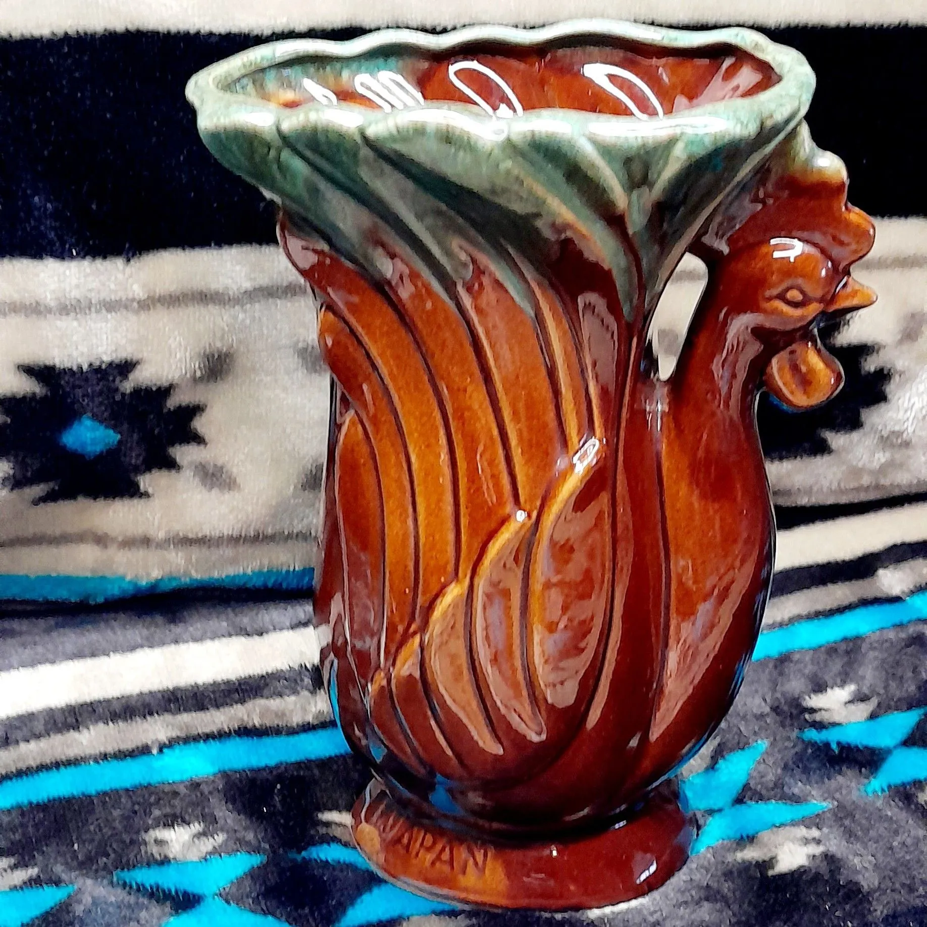 Product image for Vintage Majolica Rooster Planter