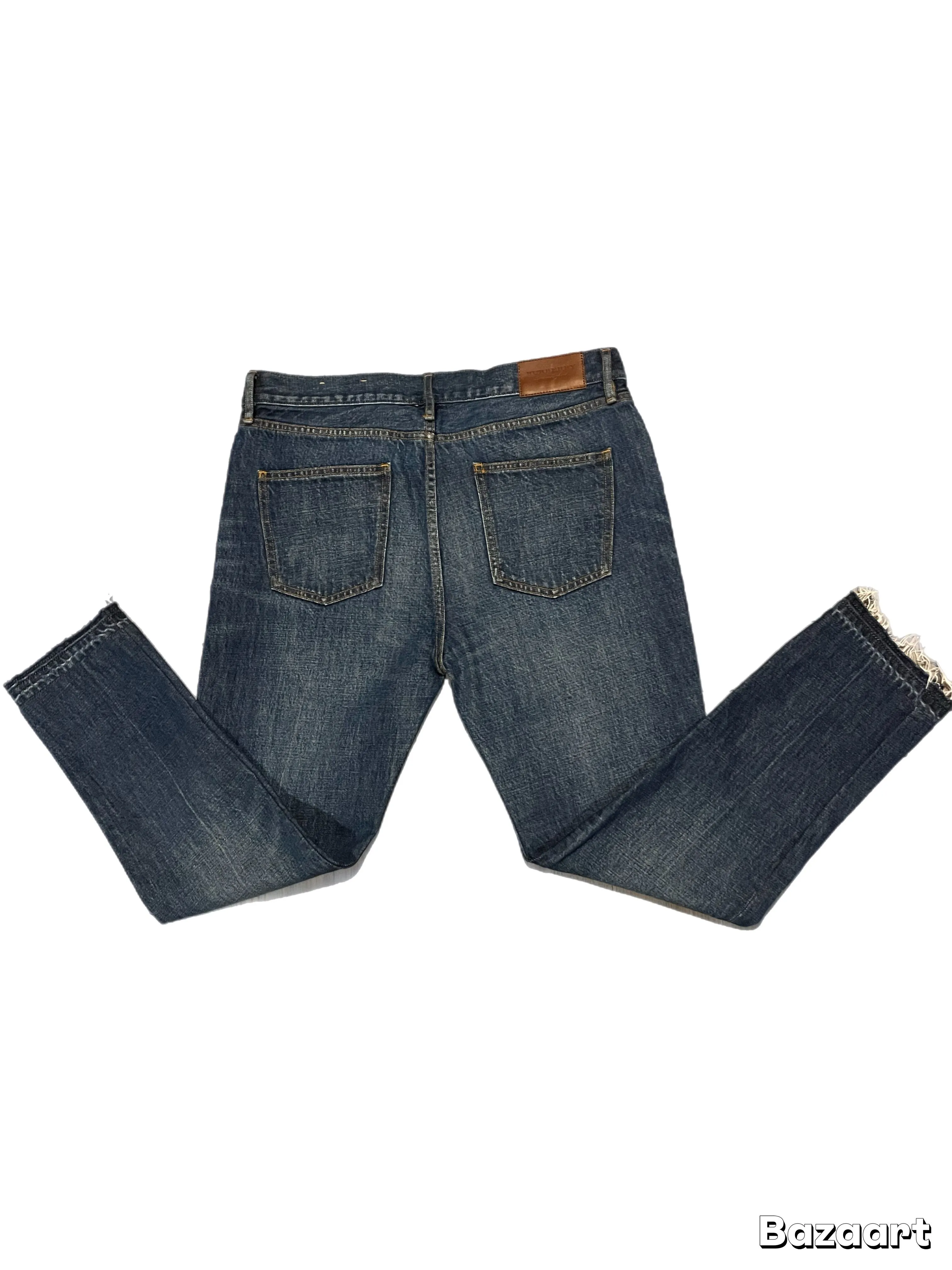Listing Image Blurred Background