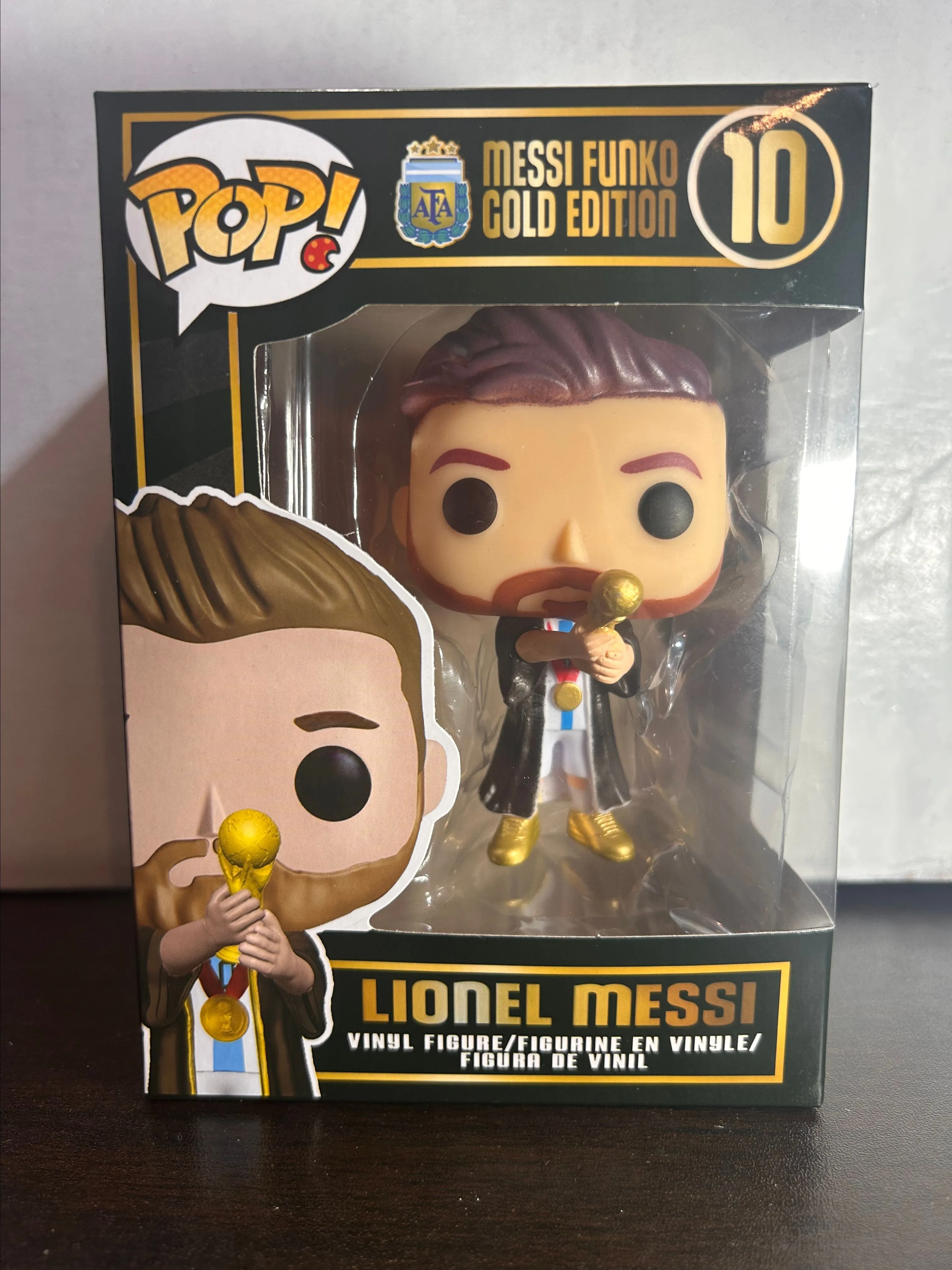 Product image for Lionel Messi Custom Argentina National Team With Trophy Vinyl Fig 10 W Protector
