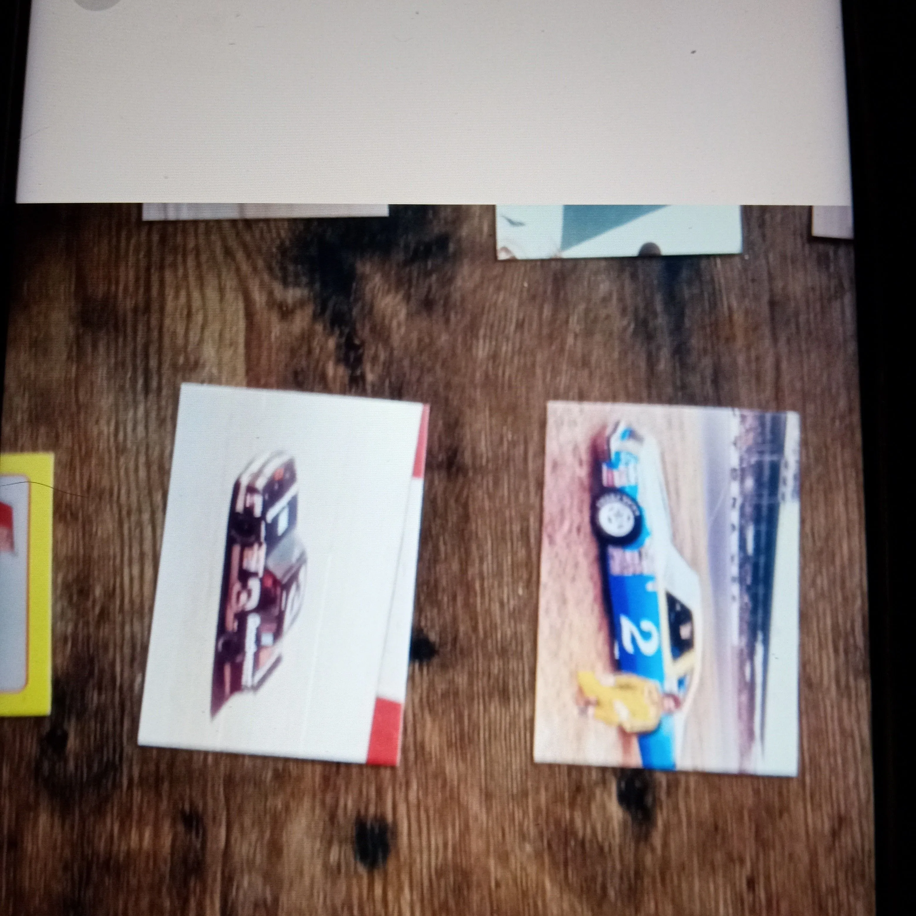 Listing Image Blurred Background