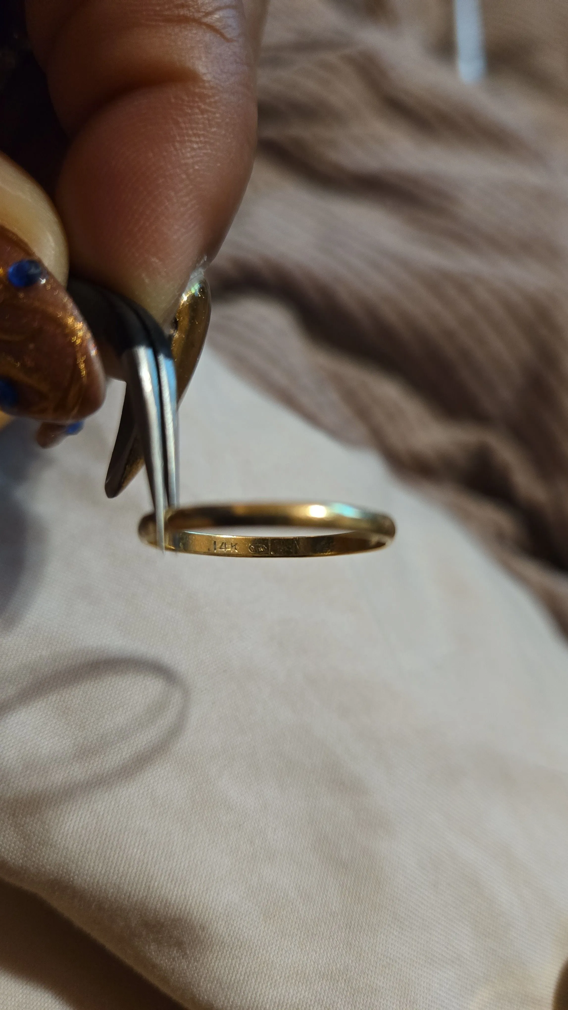 Listing Image Blurred Background