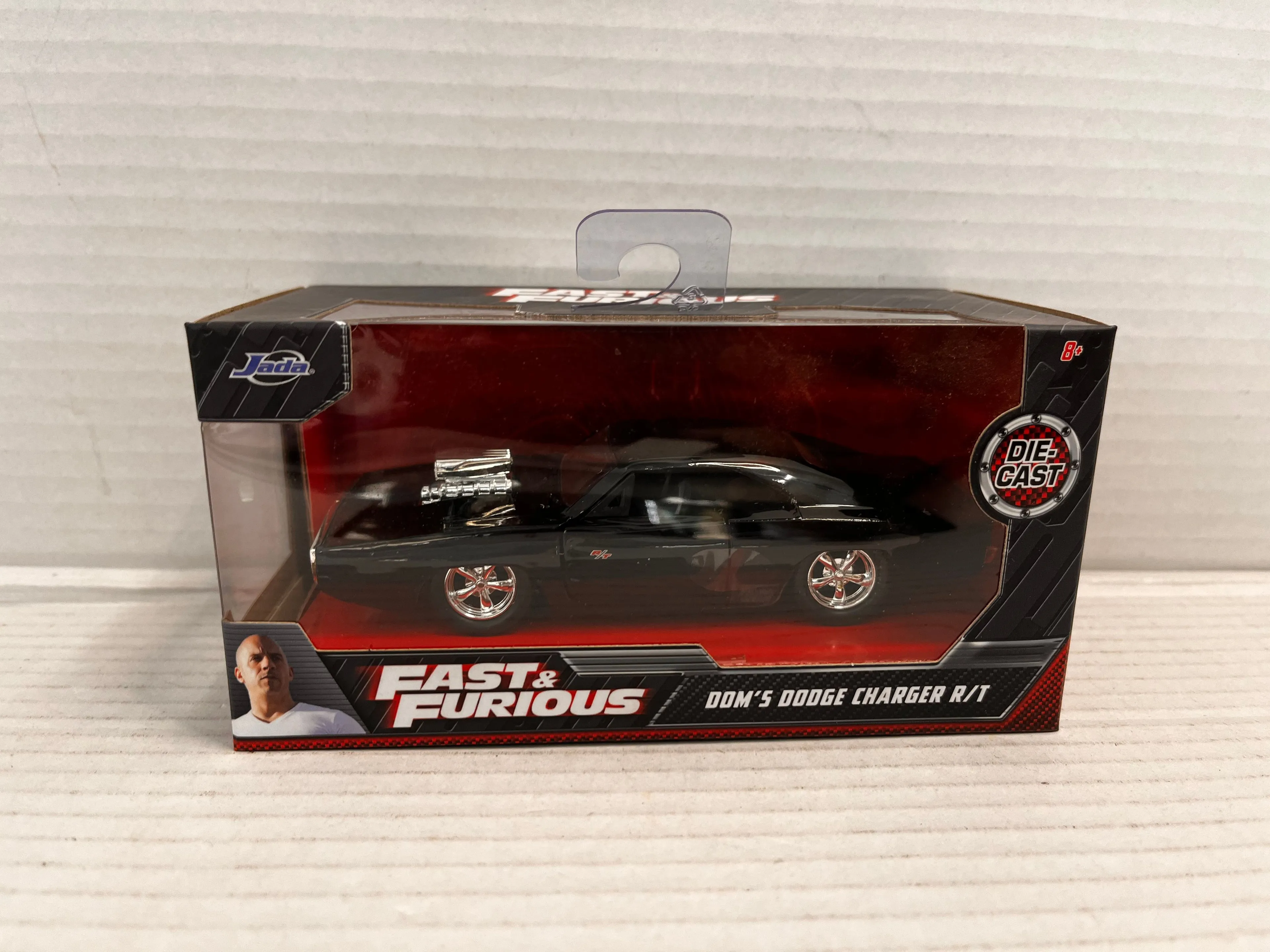 Product image for JADA METALS DIE CAST DOM'S DODGE CHARGER R/T  BLACK Fast & Furious 1:32  Red Pkg
