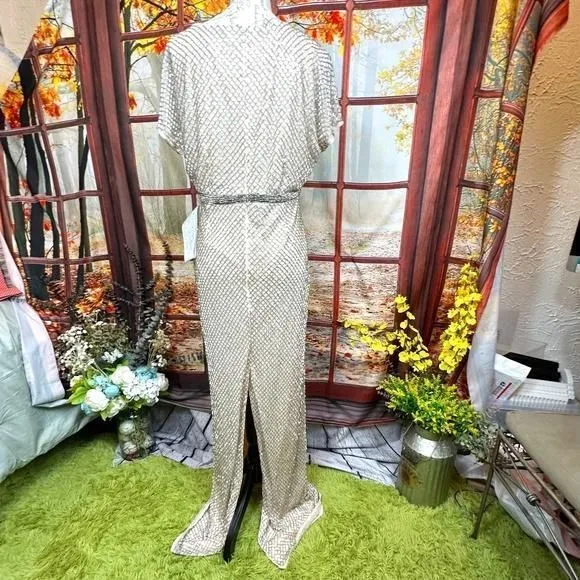 Listing Image Blurred Background