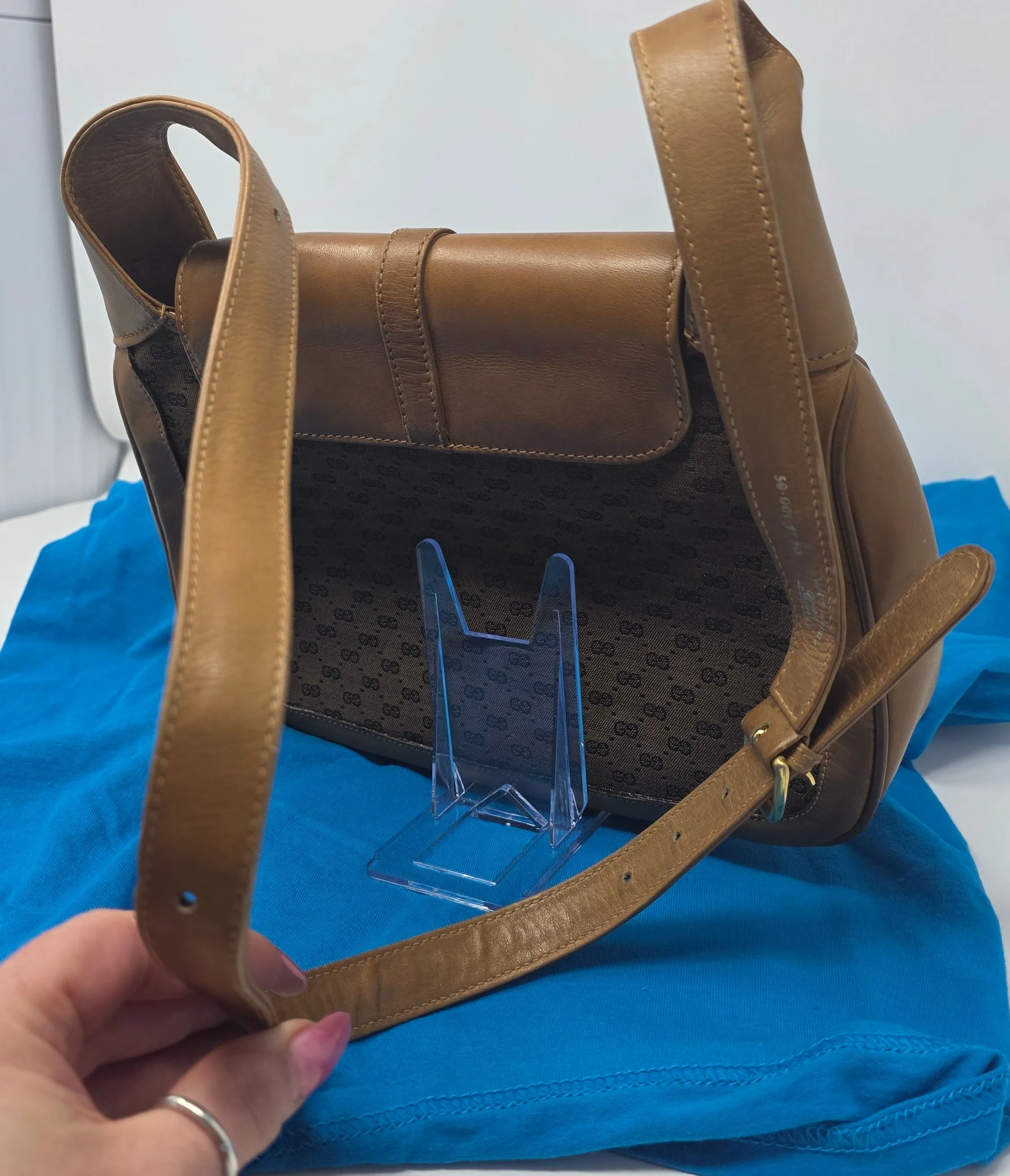 Listing Image Blurred Background