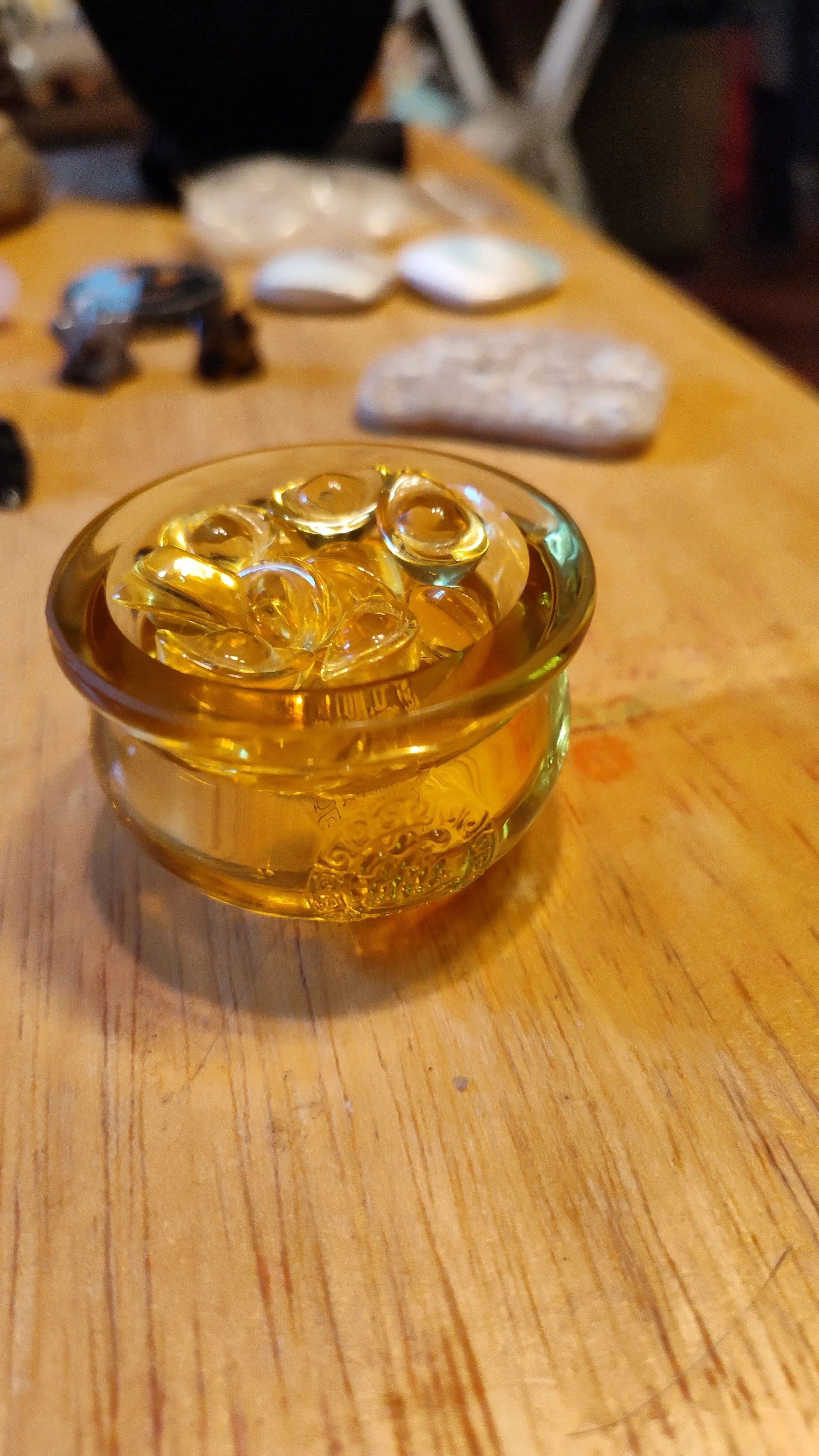 Product image for glass lucky pot 