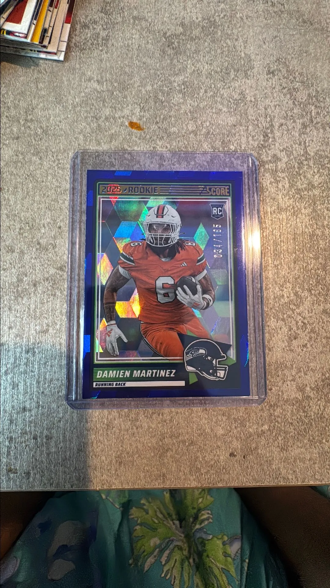 Product image for 2025 Score Blue Cubic Damien Martinez 034/185