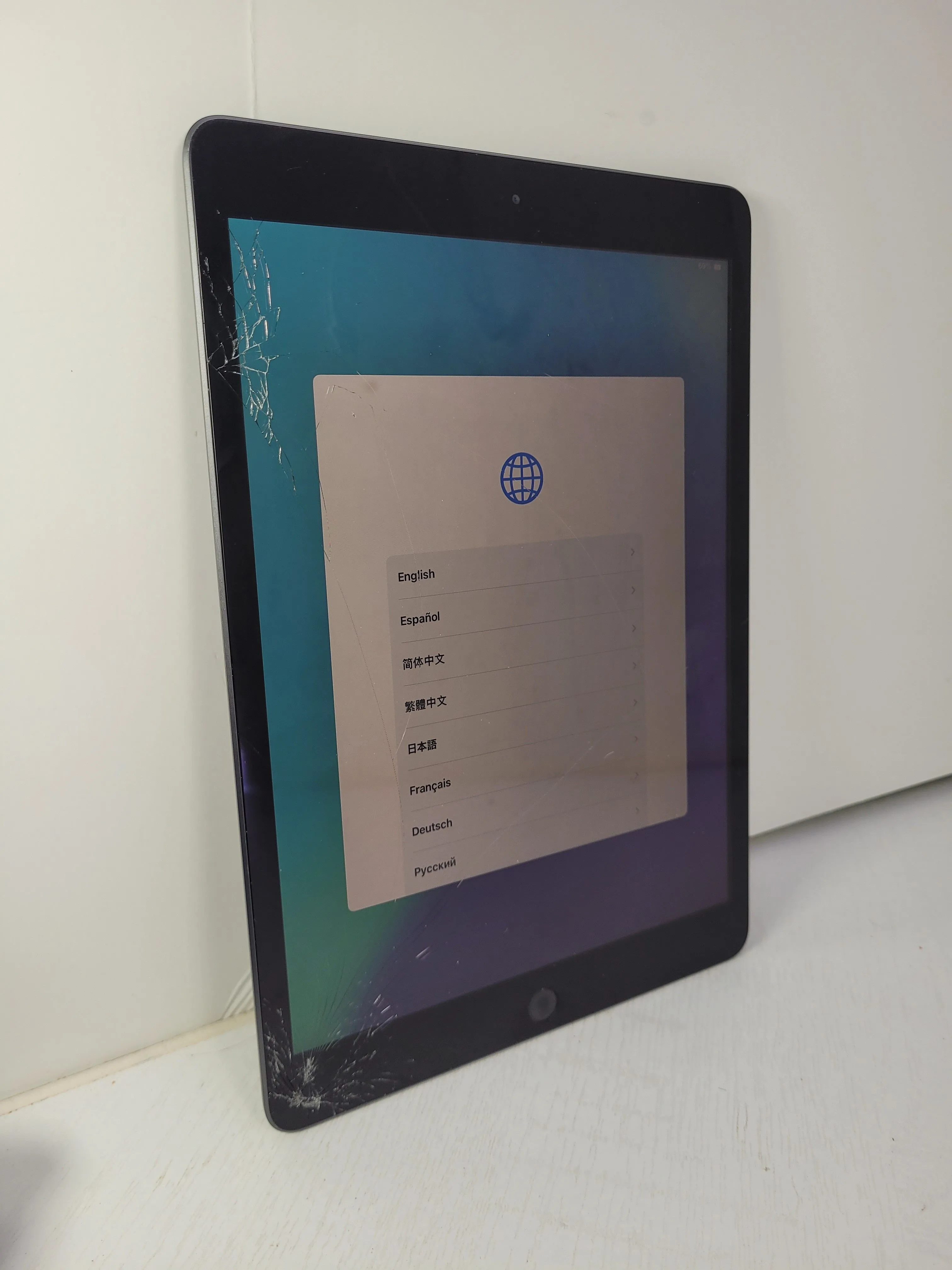 Product image for Apple iPad 7th Generation 10.2-Inch Wi-Fi ONLY 32GB Space Gray Cracked Screen