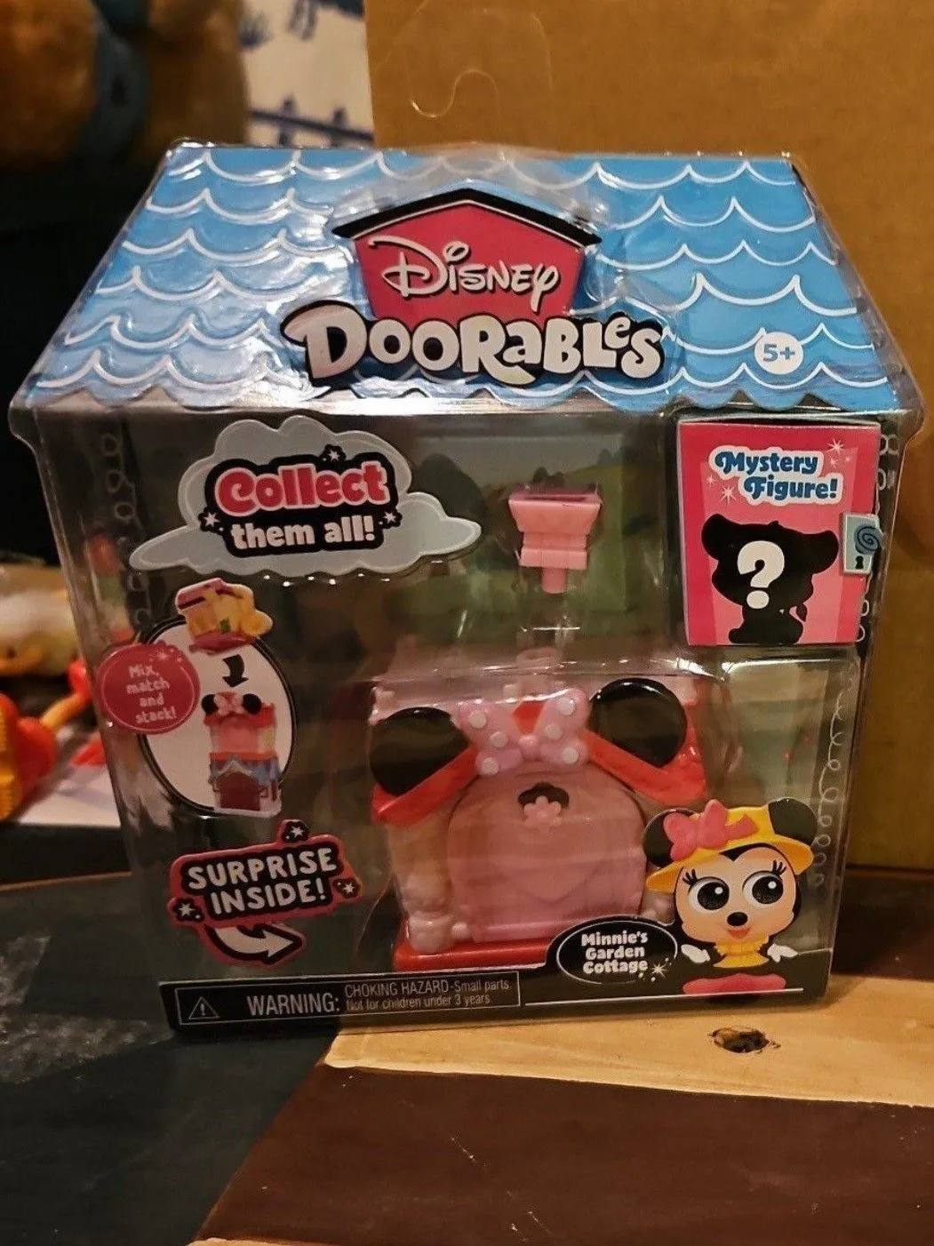 Product image for Disney Minnie Mouse Garden Cottage with Mystery figure