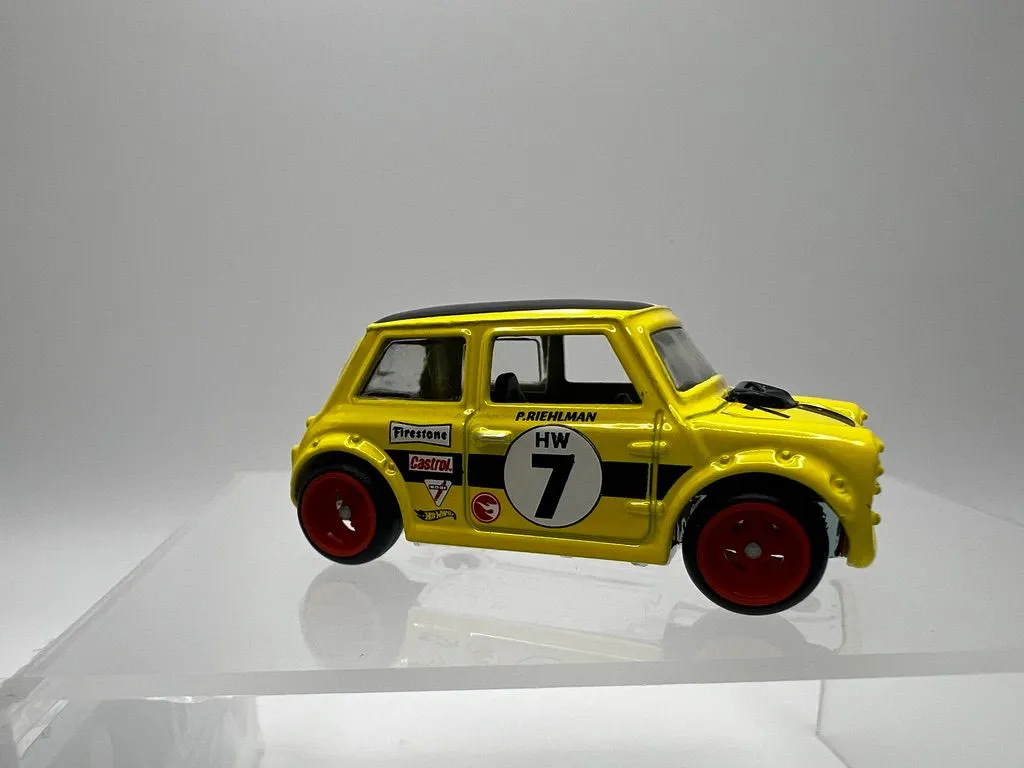 Product image for Hot Wheels Compact Kings Treasure Hunt- Morris Mini - (factory wheel swap orange rims)