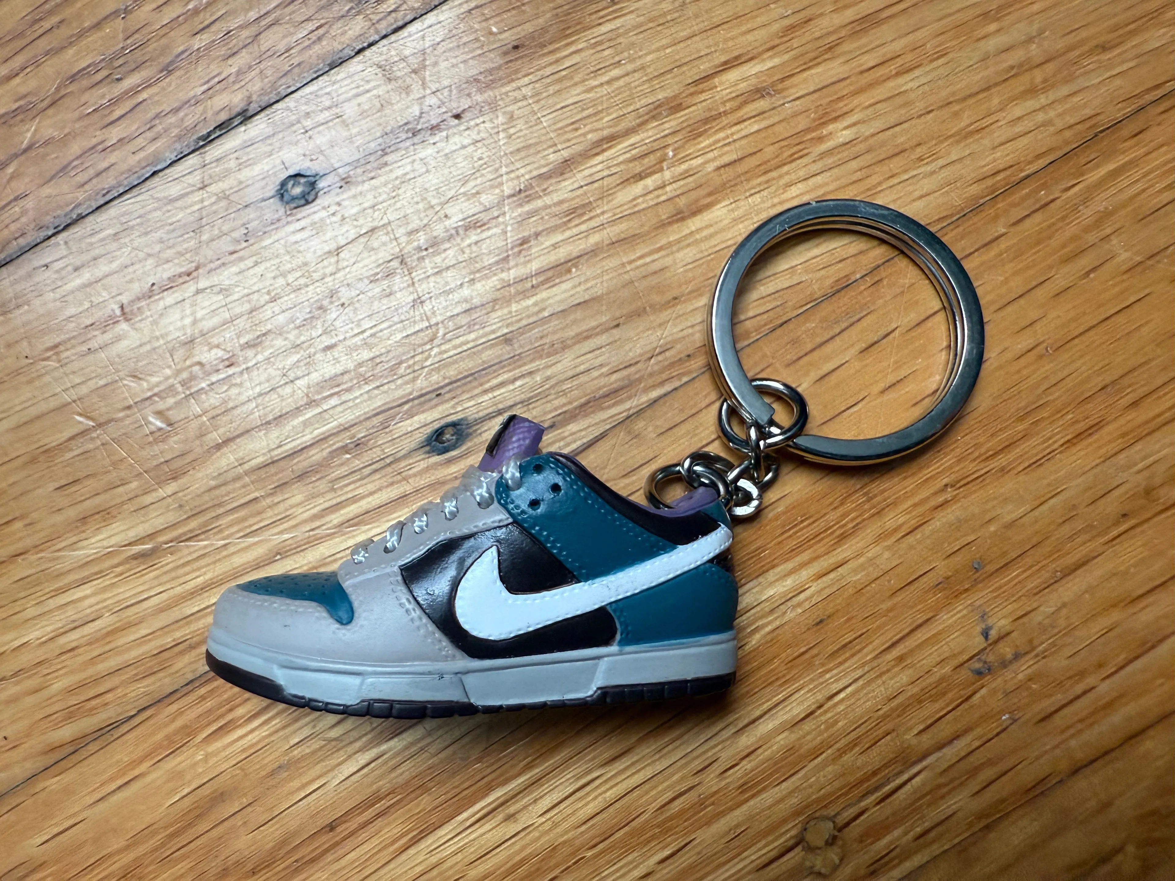 Product image for 3d Nike SB Dunk Futura low Sneaker/Shoe Keychain