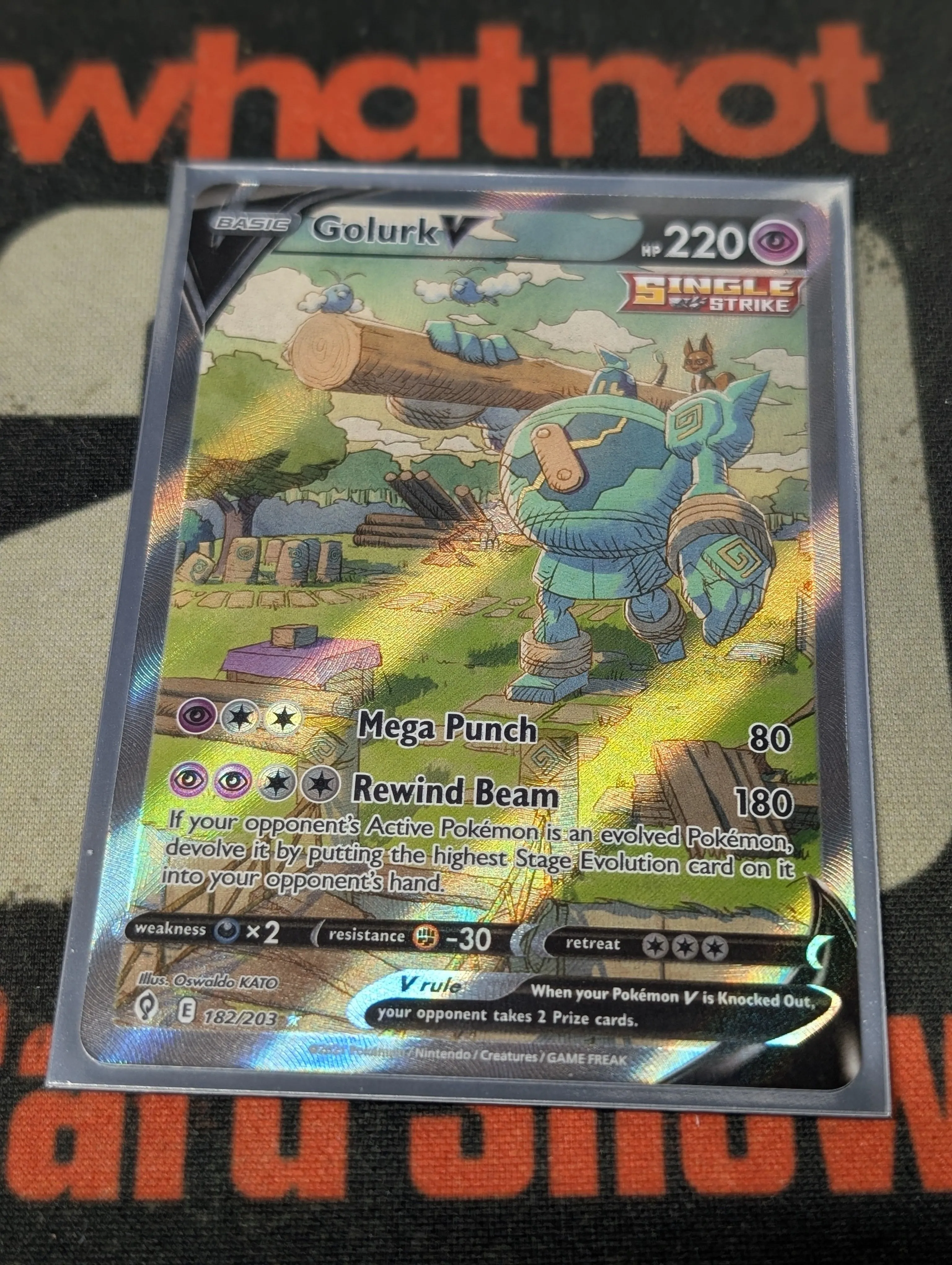 Product image for PKM - Single - Golurk V Alt Art 