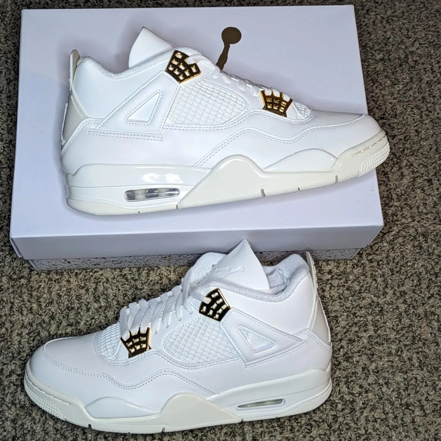 Product image for Air Jordan 4 metallic gold 🥇🪙