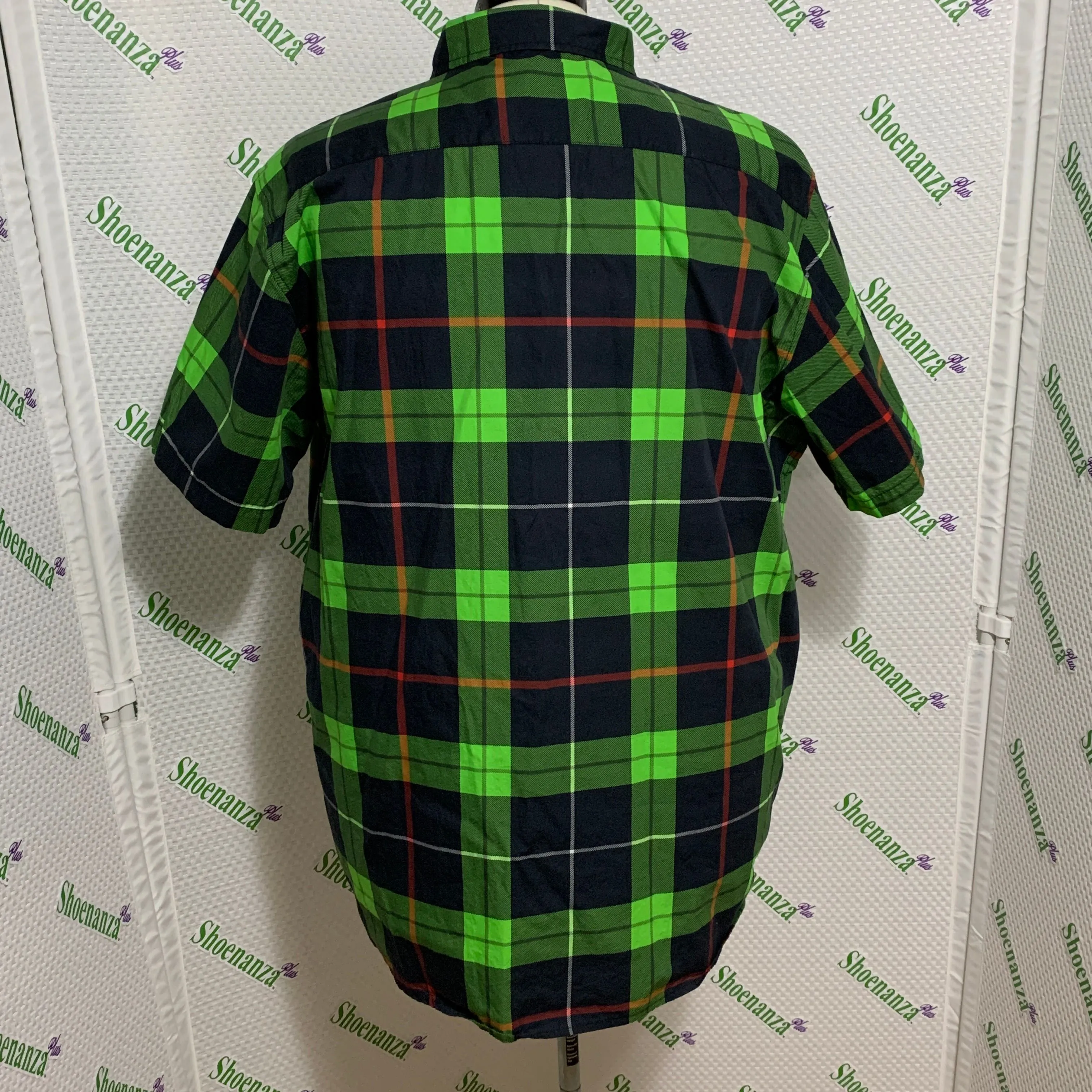 Listing Image Blurred Background