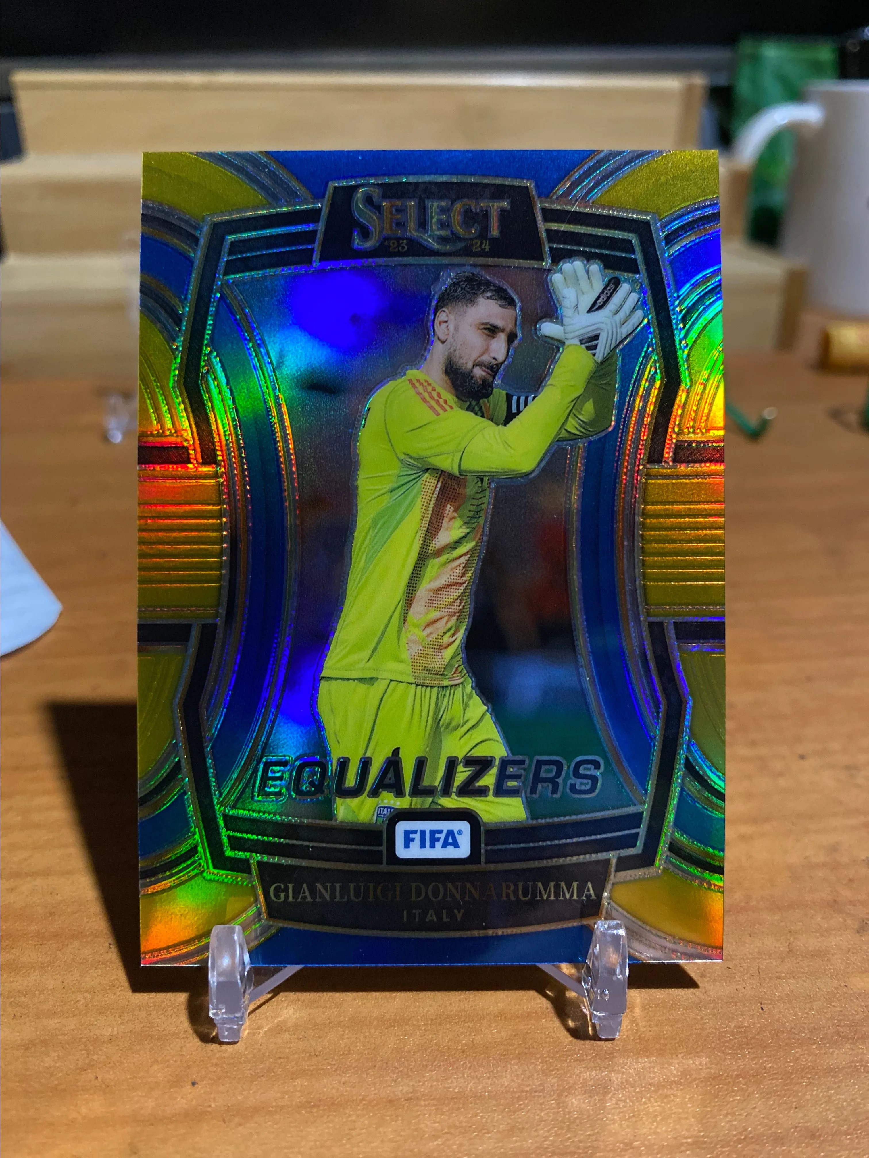 Product image for Gianluigi Donnarumma Equalizers Gold /10 2023-24 Panini Select FIFA Soccer