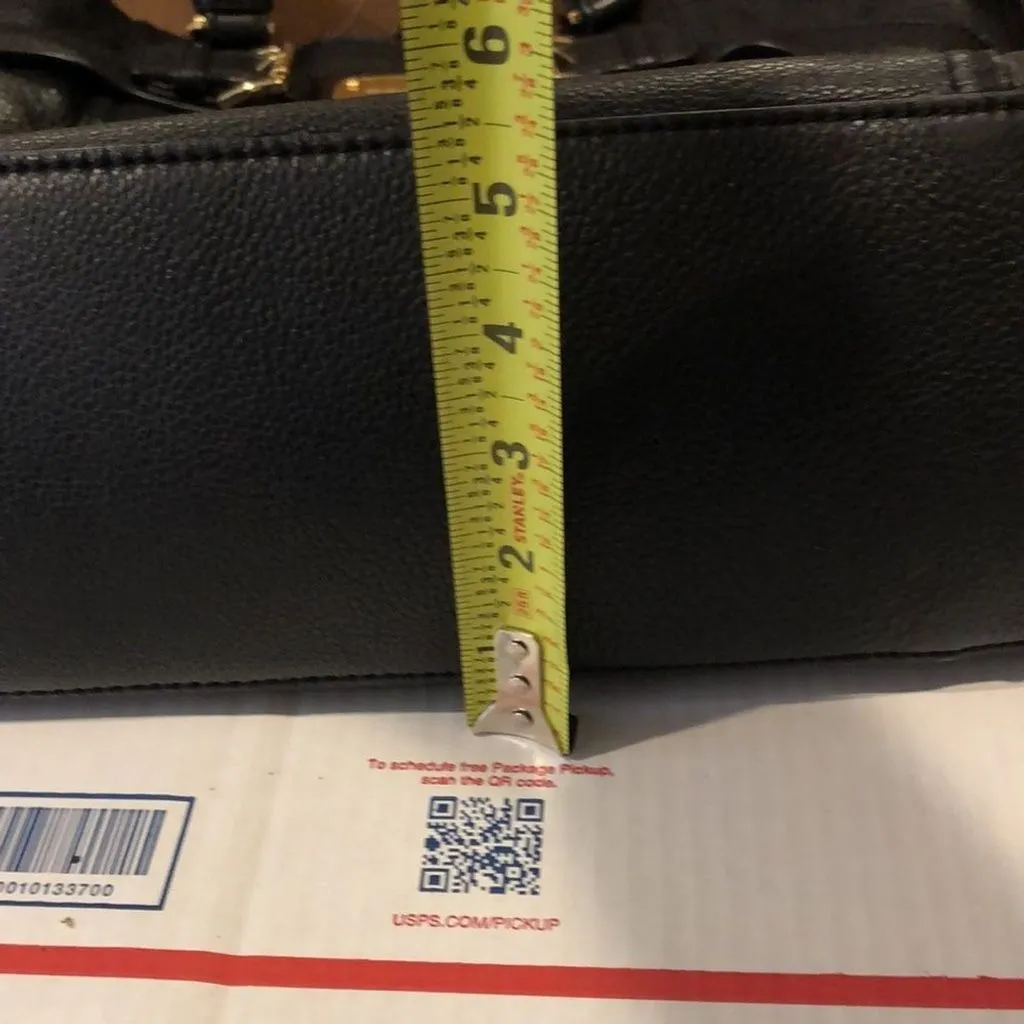 Listing Image Blurred Background