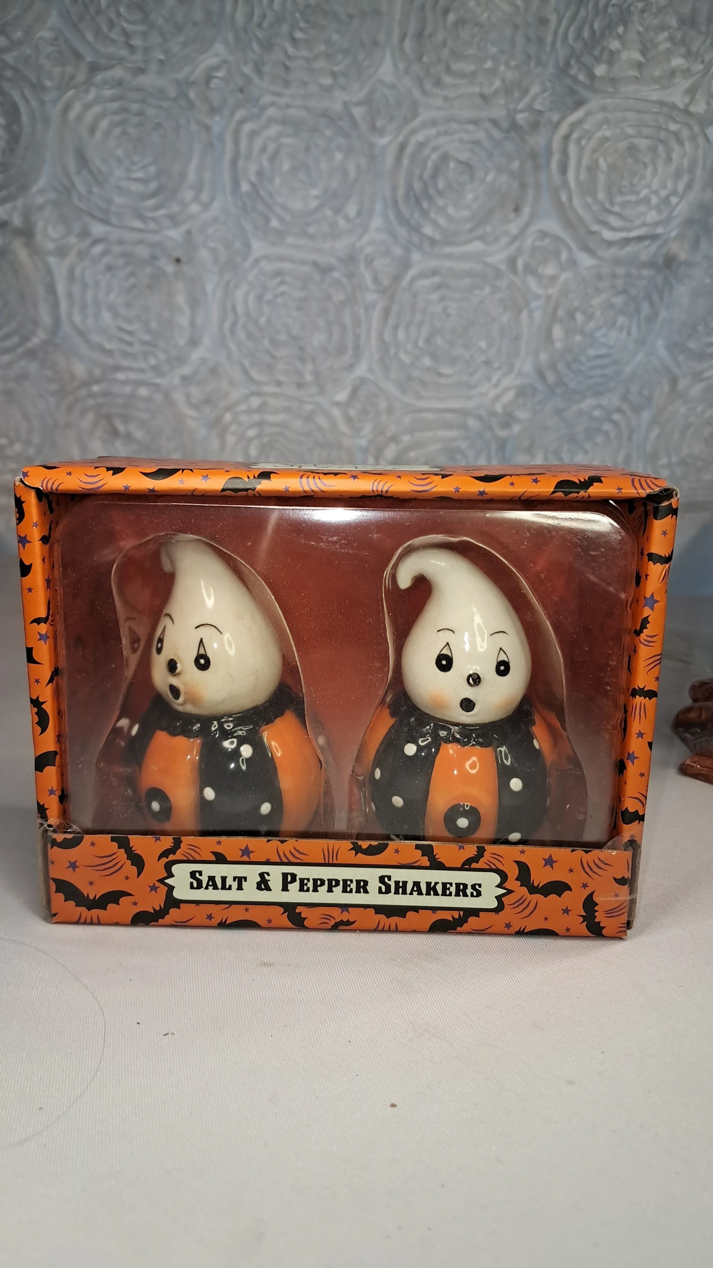 Product image for #1. Johanna Parker Transpac Ghost Pumpkin Salt and Pepper NIB