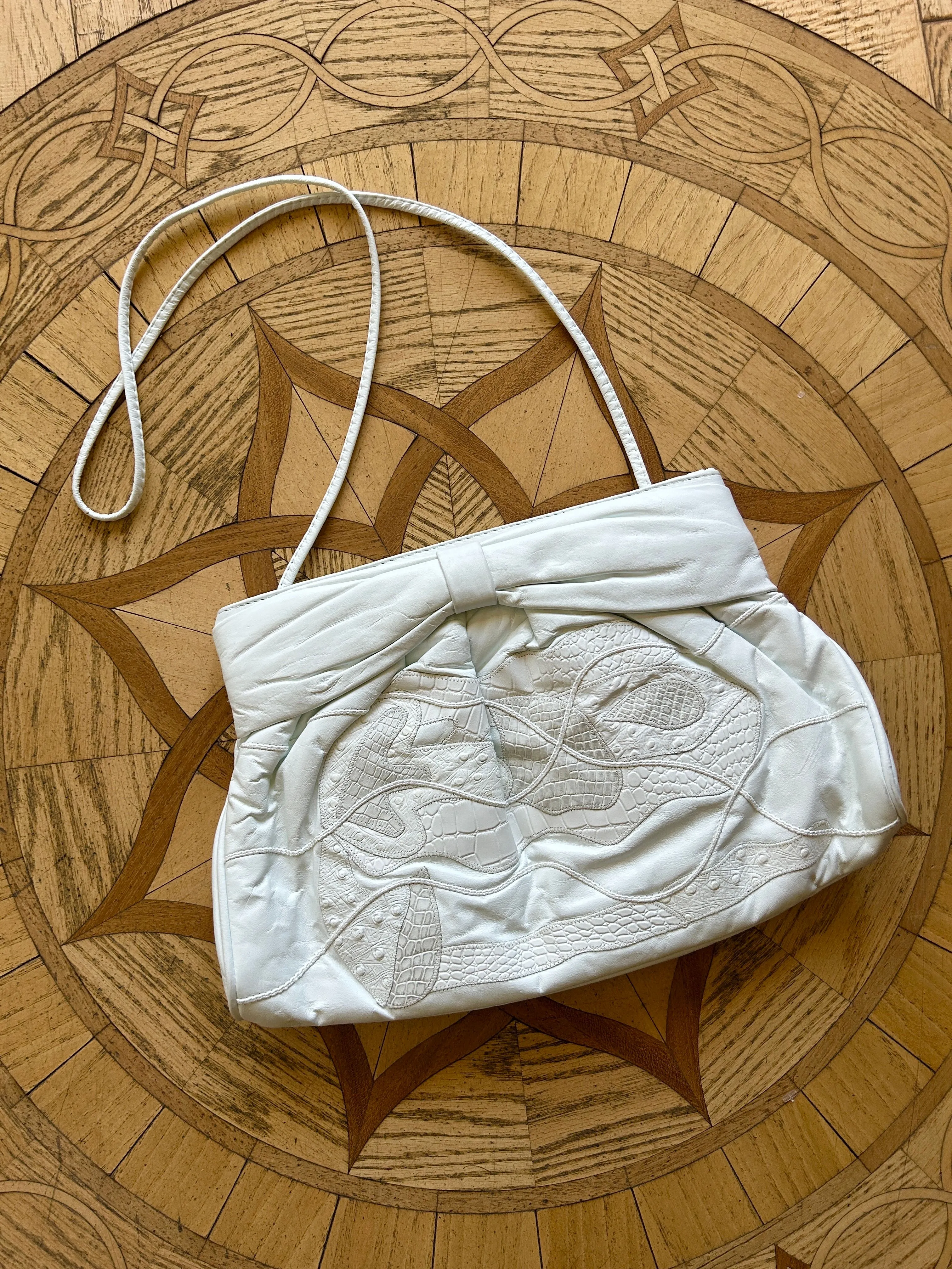 Product image for 1980s DEADSTOCK 100% leather white bow bag