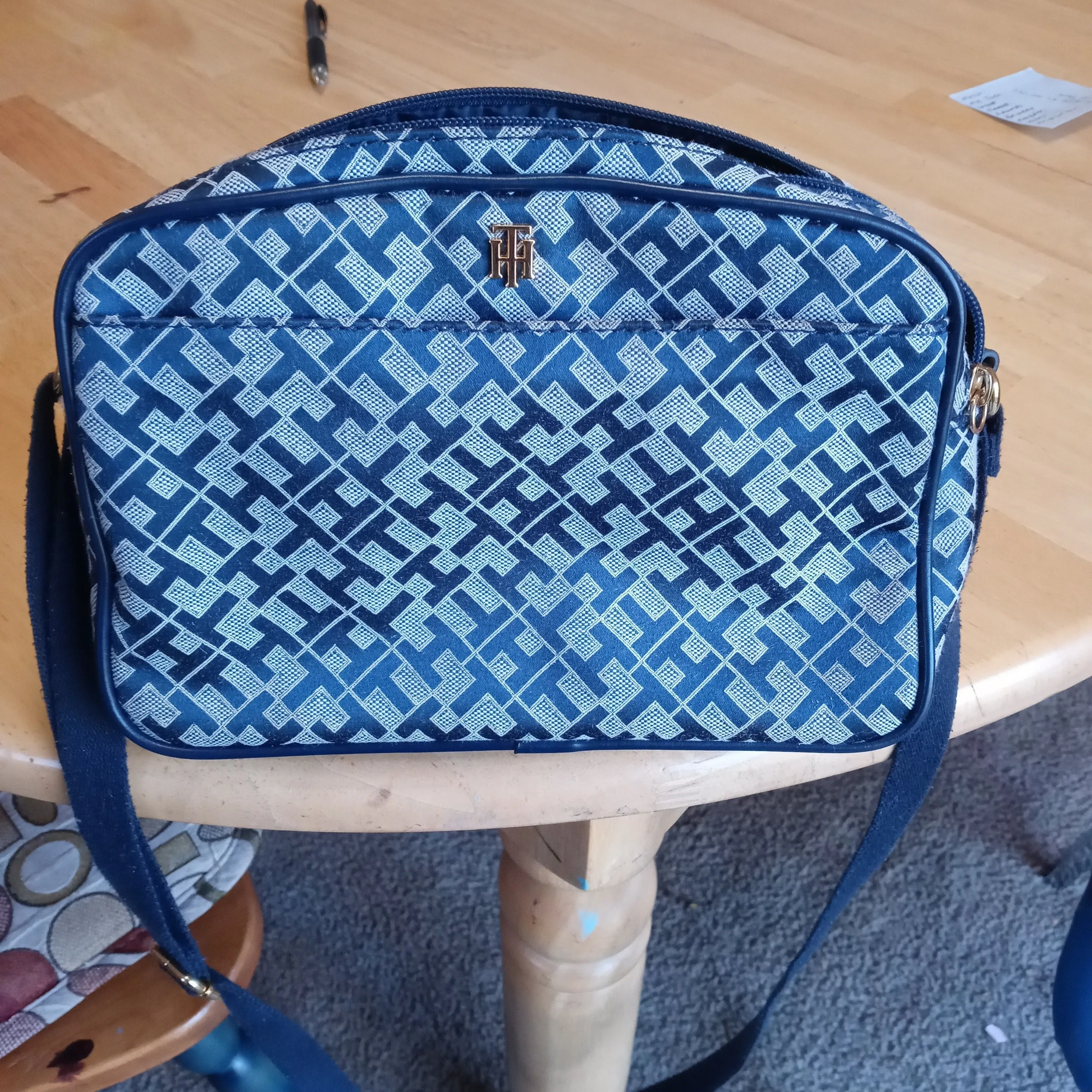 Product image for Tommy Hilfiger small crossbody bag