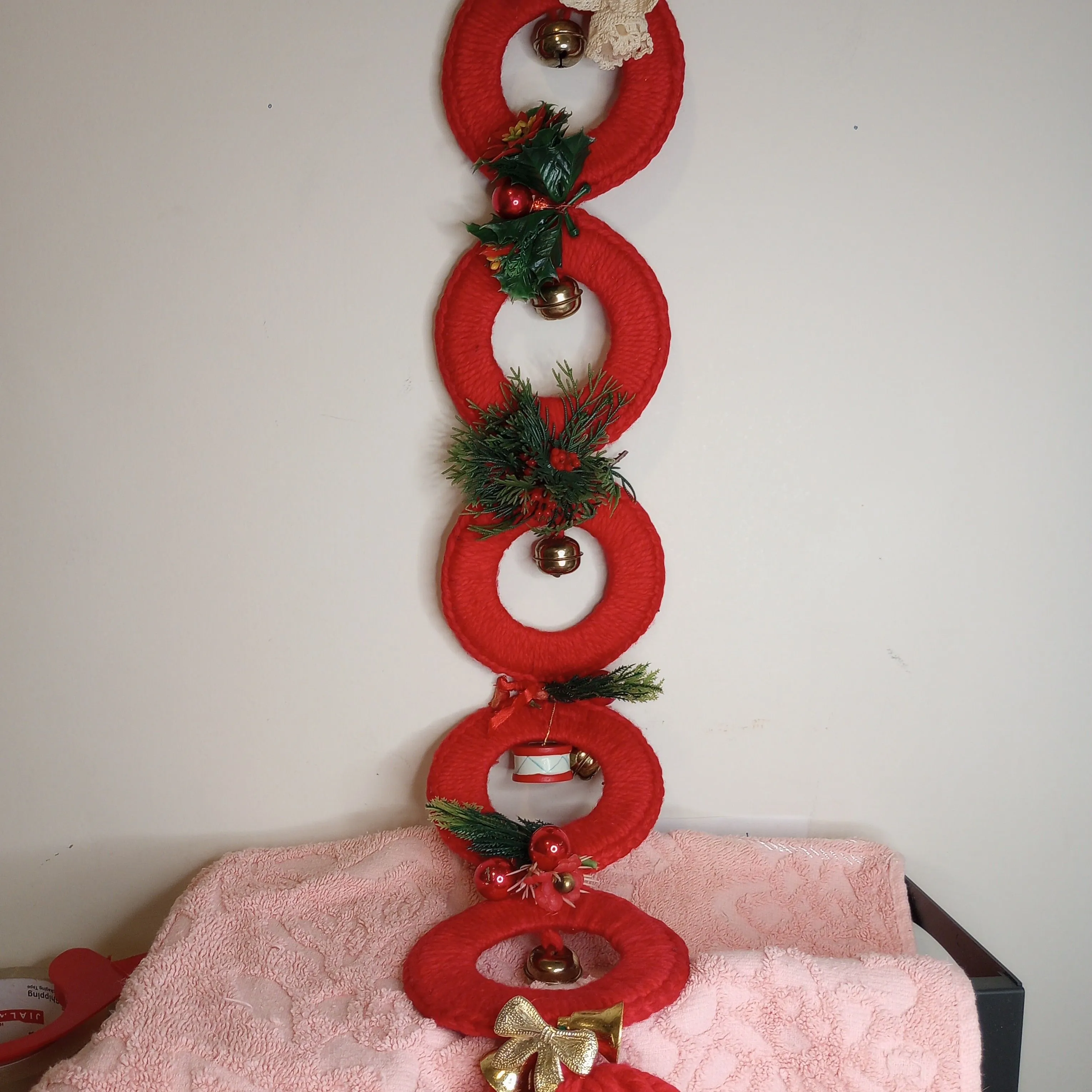 Product image for vintage Christmas hanging rings