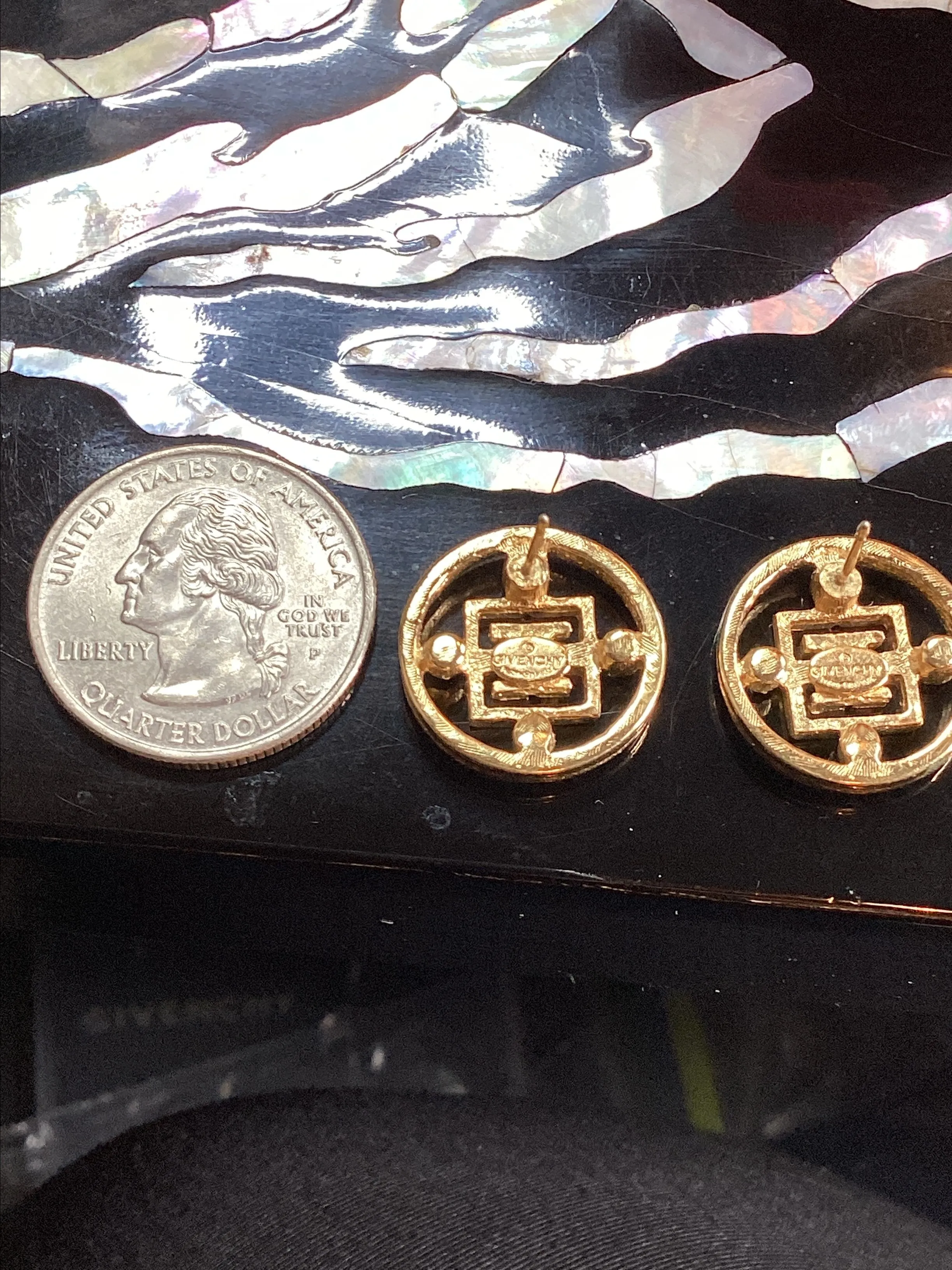 Listing Image Blurred Background