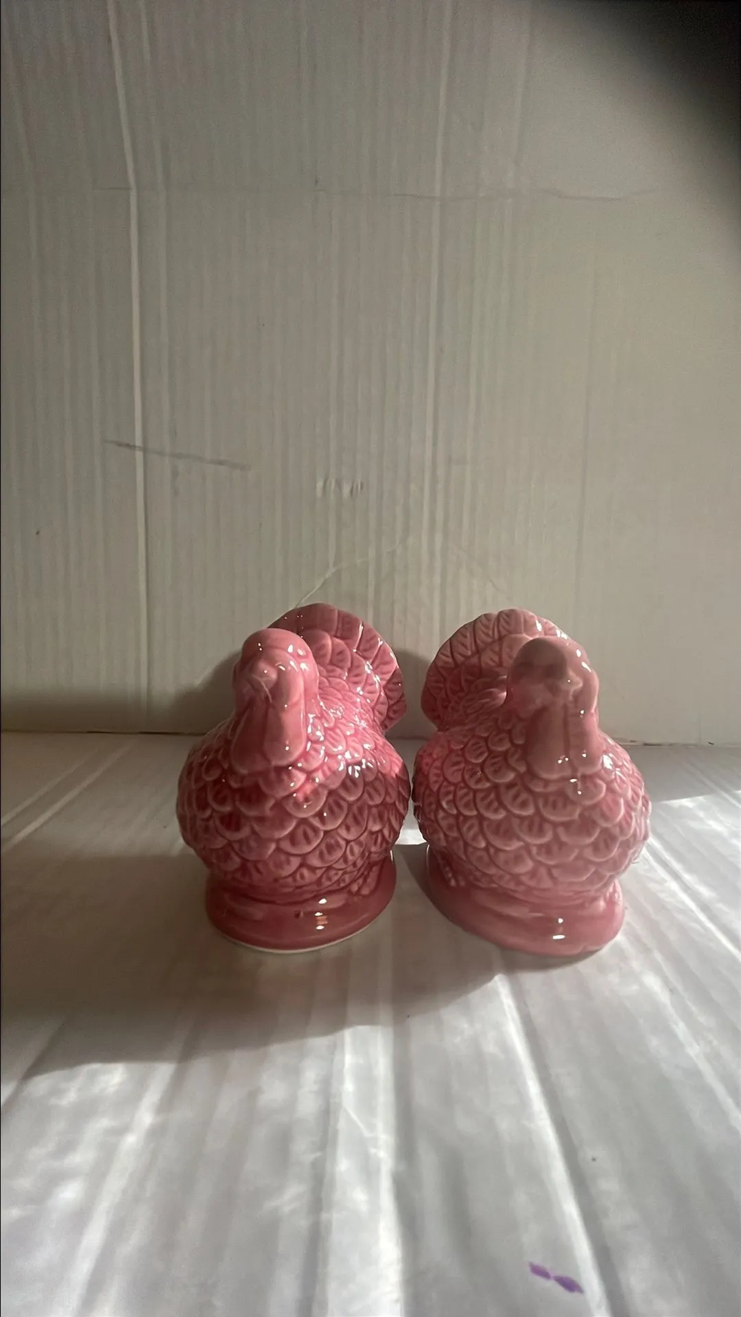 Product image for 2 PC Pink ceramic salt and pepper shaker set