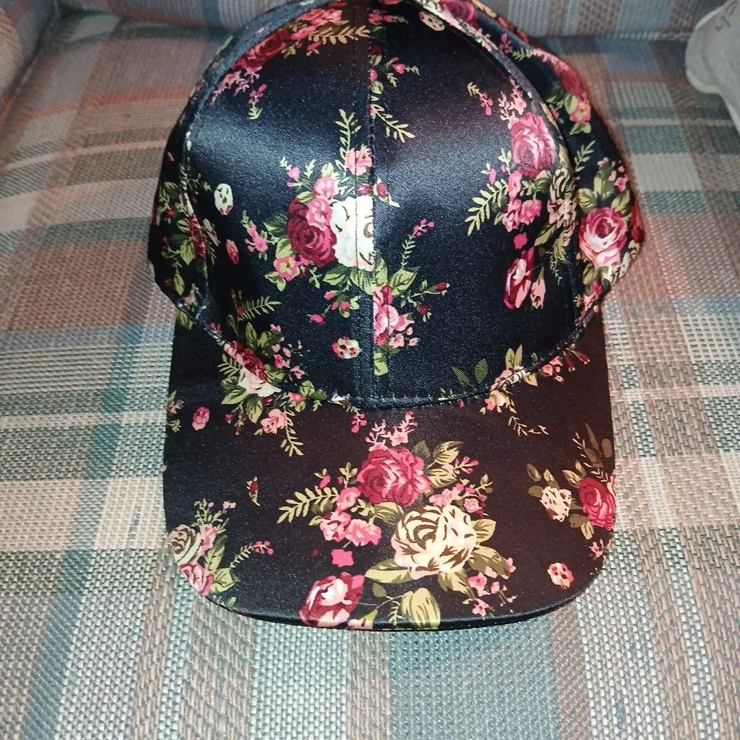 Product image for cute black hat with floral design