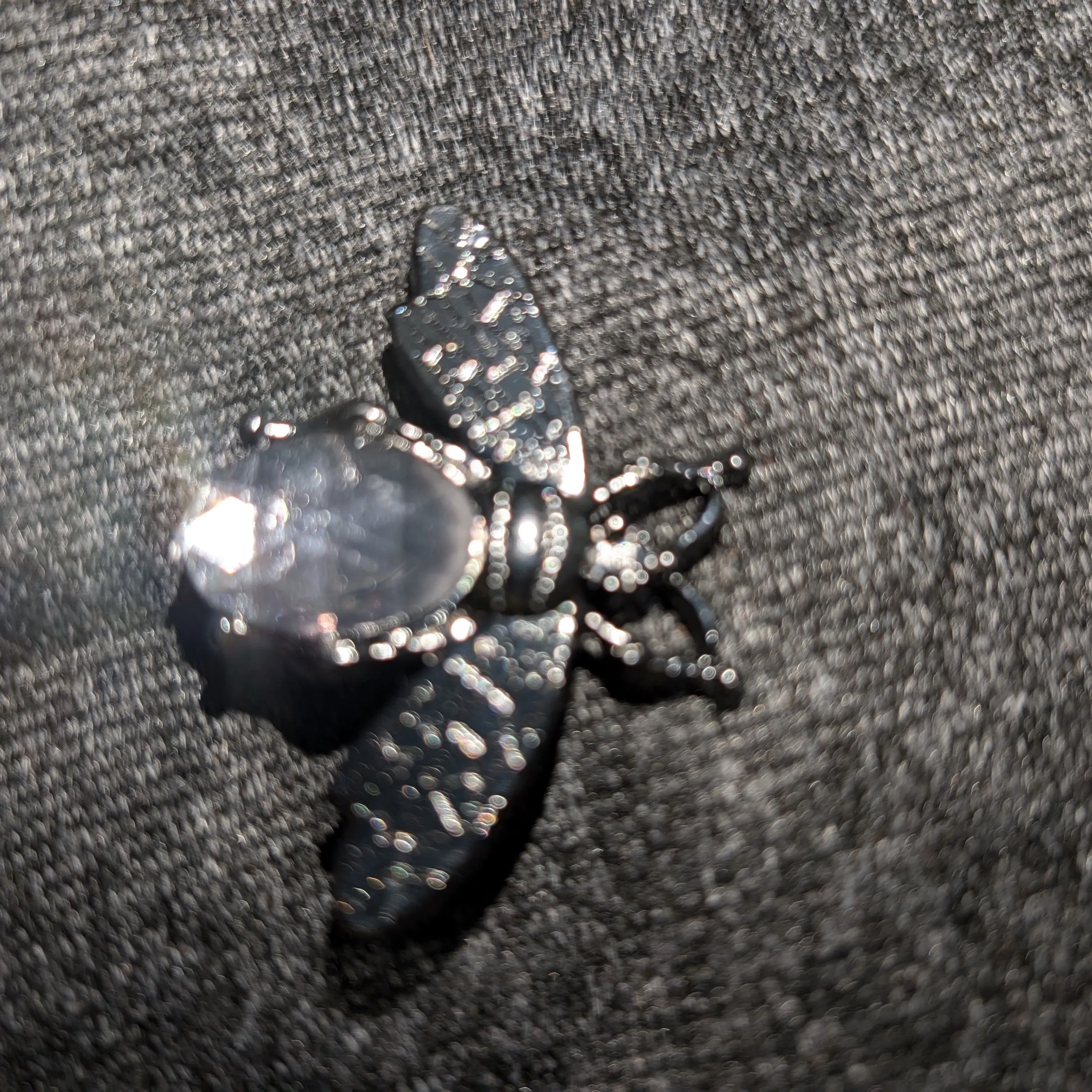 Product image for queen bee Croc charm