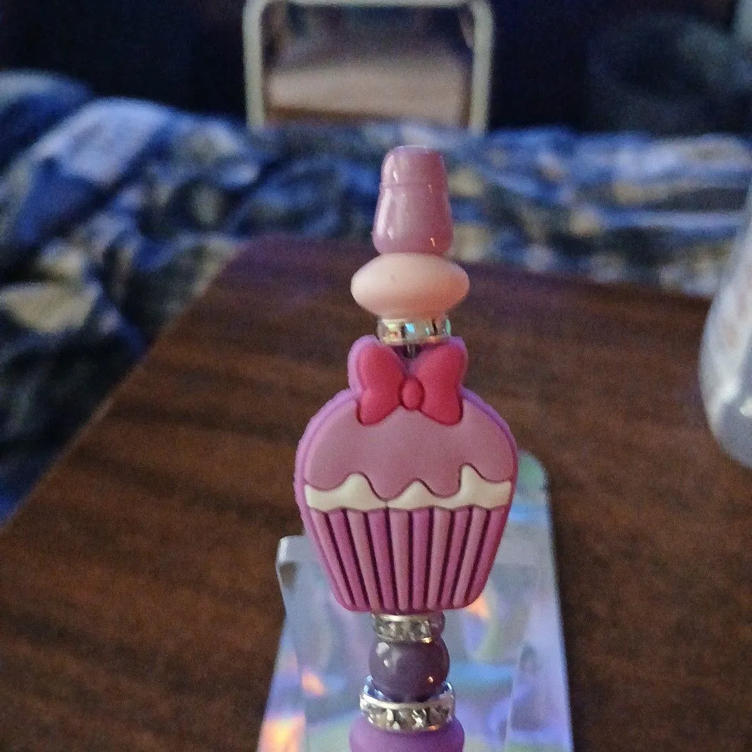 Product image for beaded pen 157 - pink purple cupcake