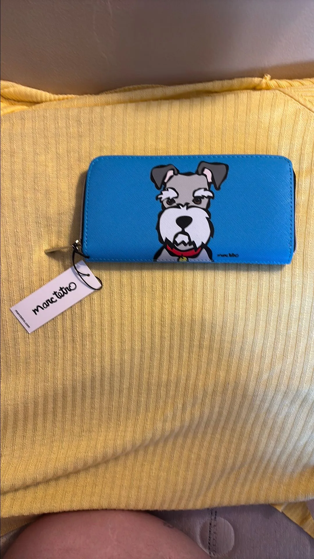 Product image for B5-Marc Tetro Dog Wallet