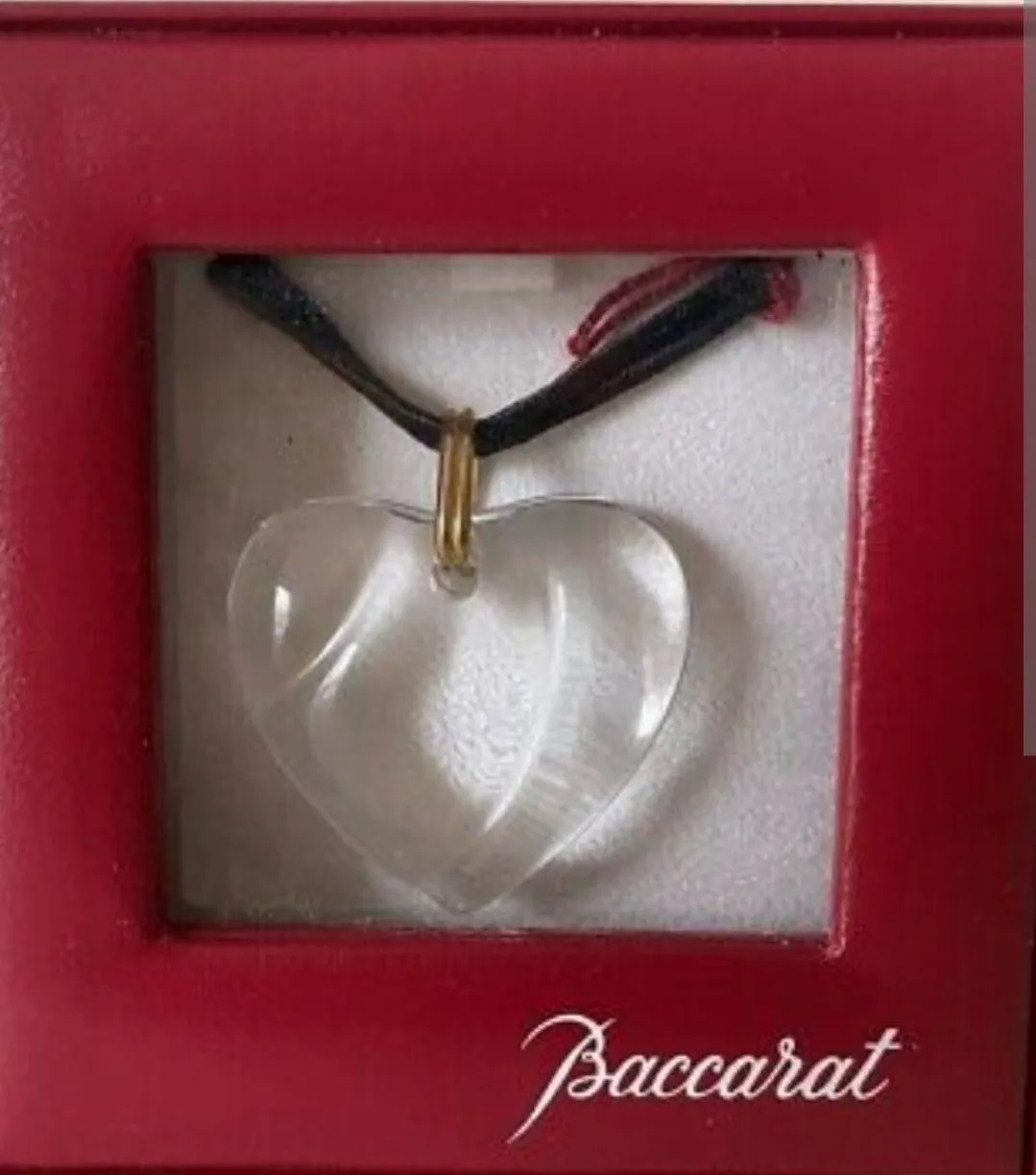 Product image for 29. Baccarat crystal heart pendant in box