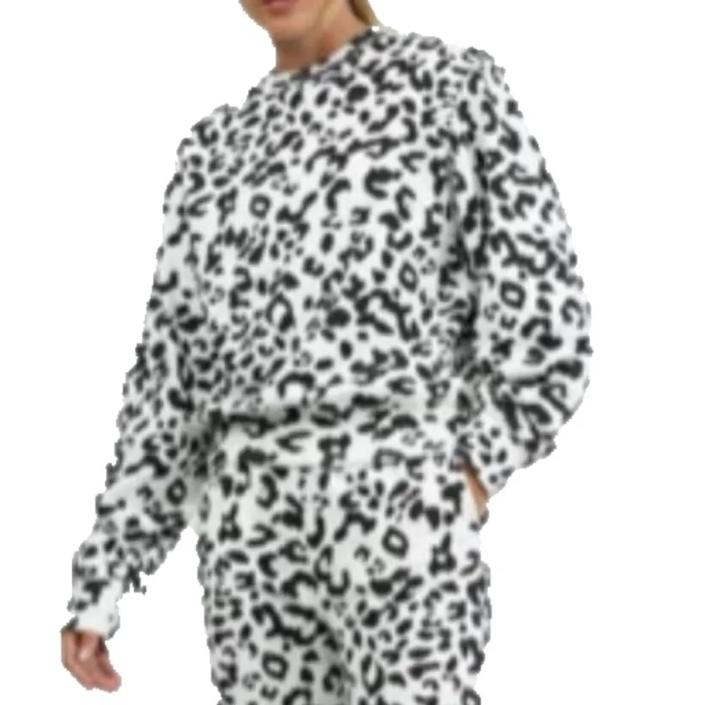 Listing Image Blurred Background