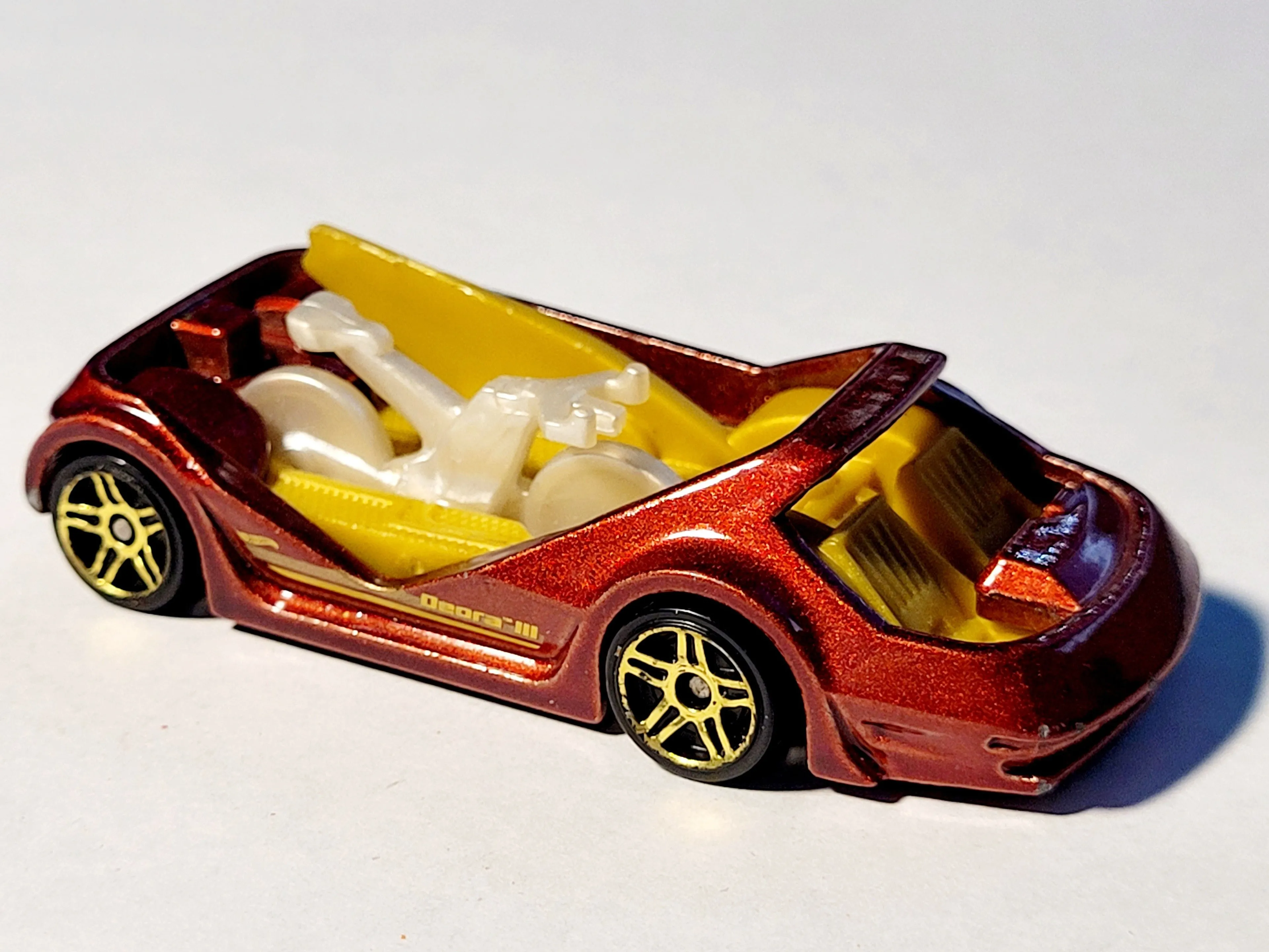 Product image for 2018 Hot Wheels Futuristic Red Deora III Surfboard/E-Bike Die-Cast Toy Car 1:64. Very Good Condition