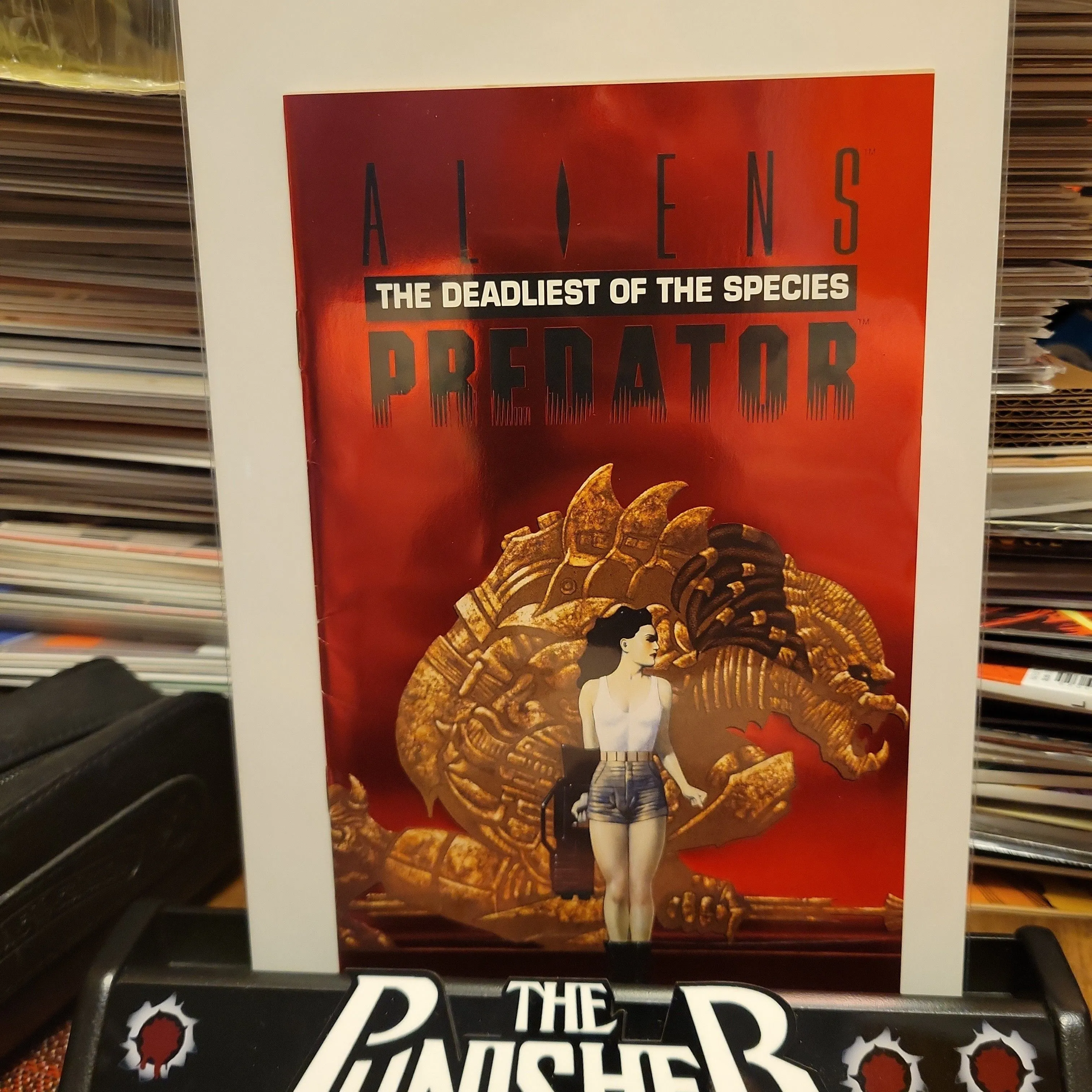 Product image for Aliens/predator Ashcan