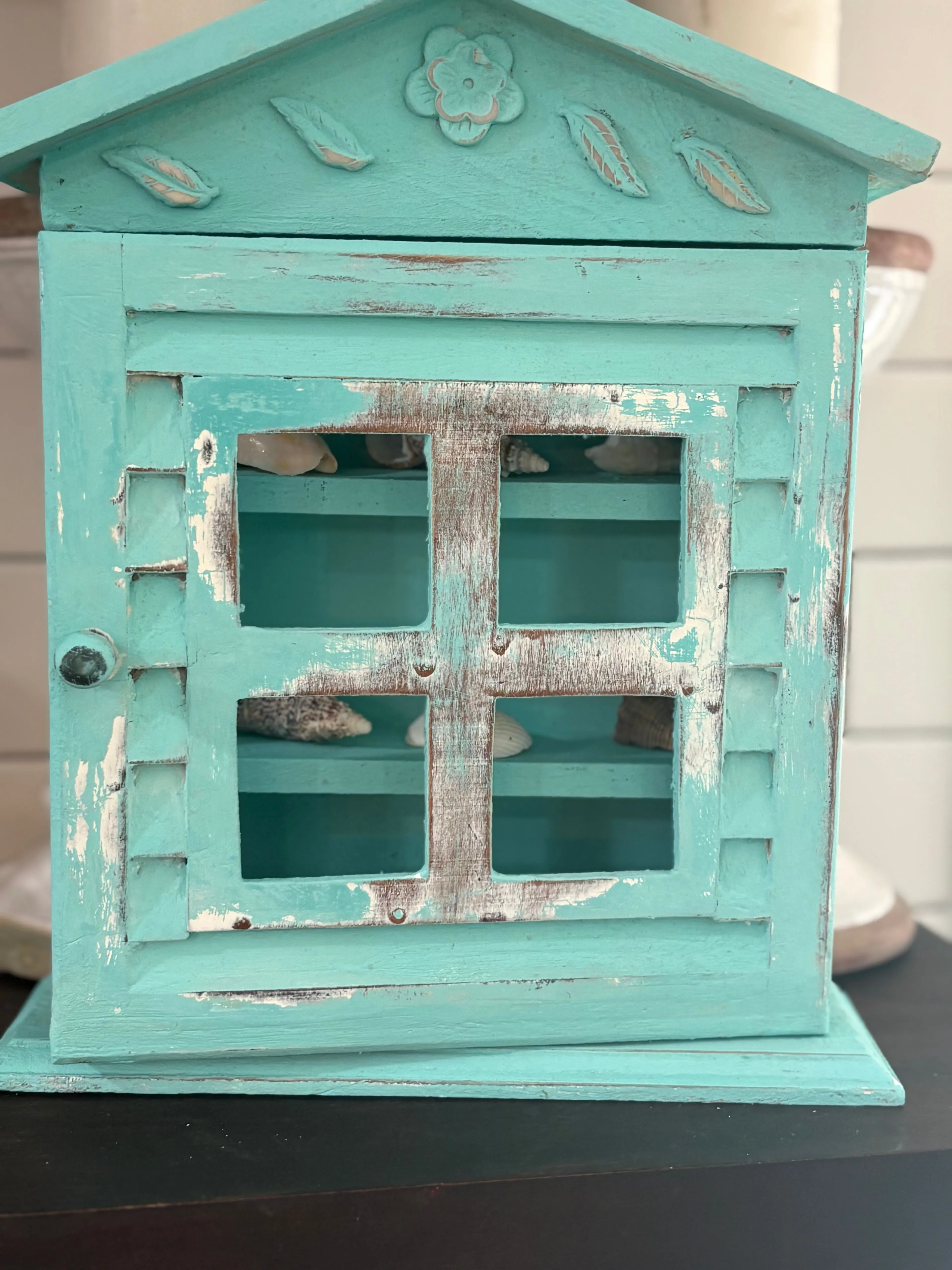 Product image for 14.  Beach Cottage Distressed Beach Cottage. perfect for shells!