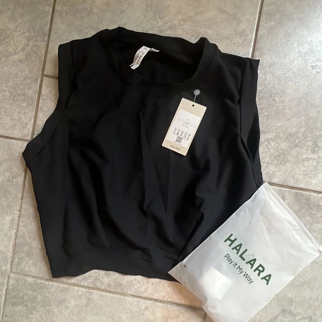 Product image for Halara NwT black ribbed top